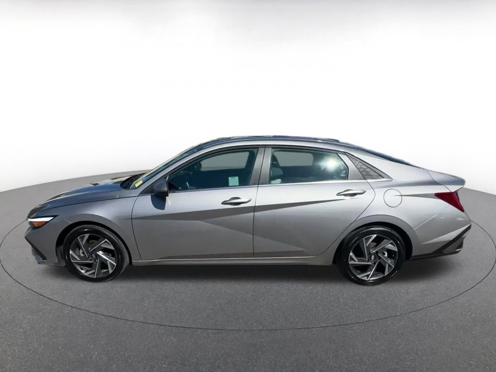 Thumbnail: 2025 Hyundai Elantra - 9