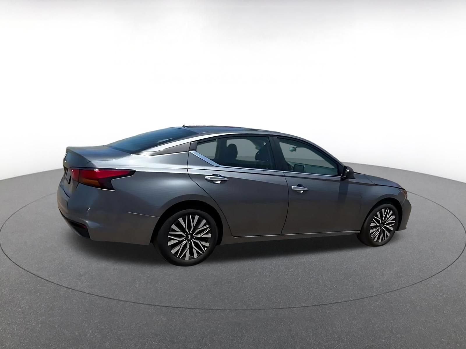 Thumbnail: 2025 Nissan Altima - 15