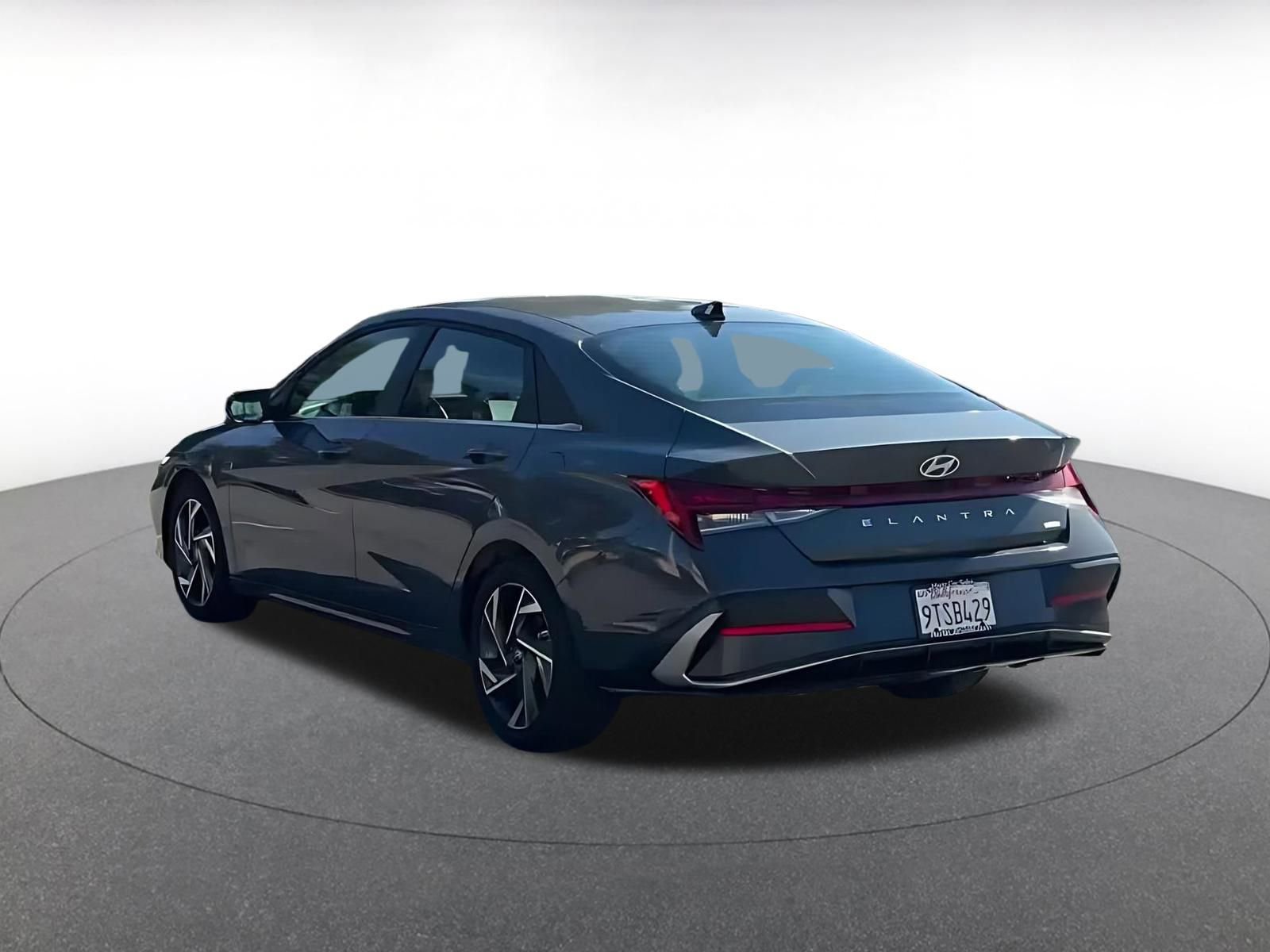 Thumbnail: 2025 Hyundai Elantra - 11