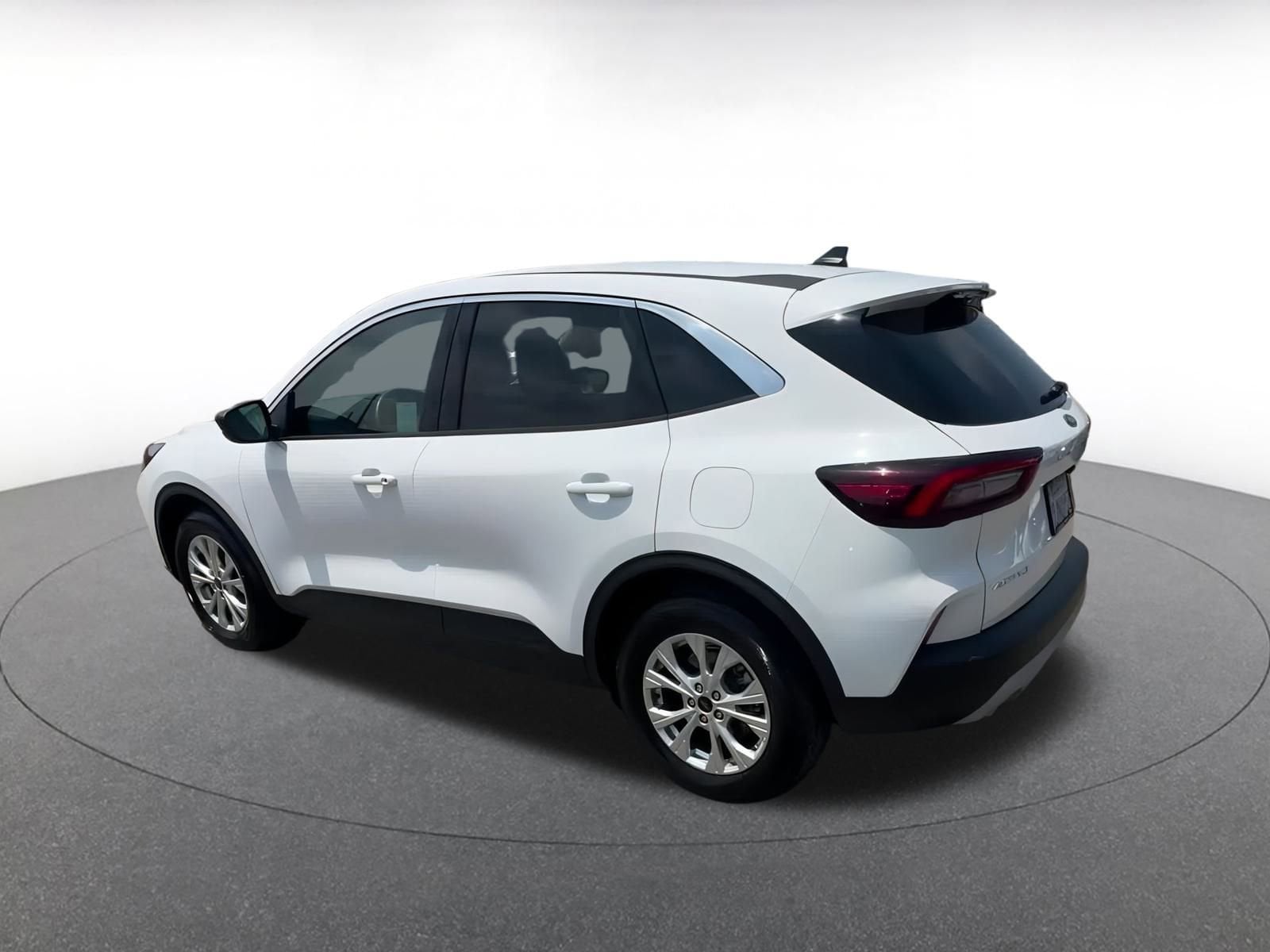 Thumbnail: 2024 Ford Escape - 10