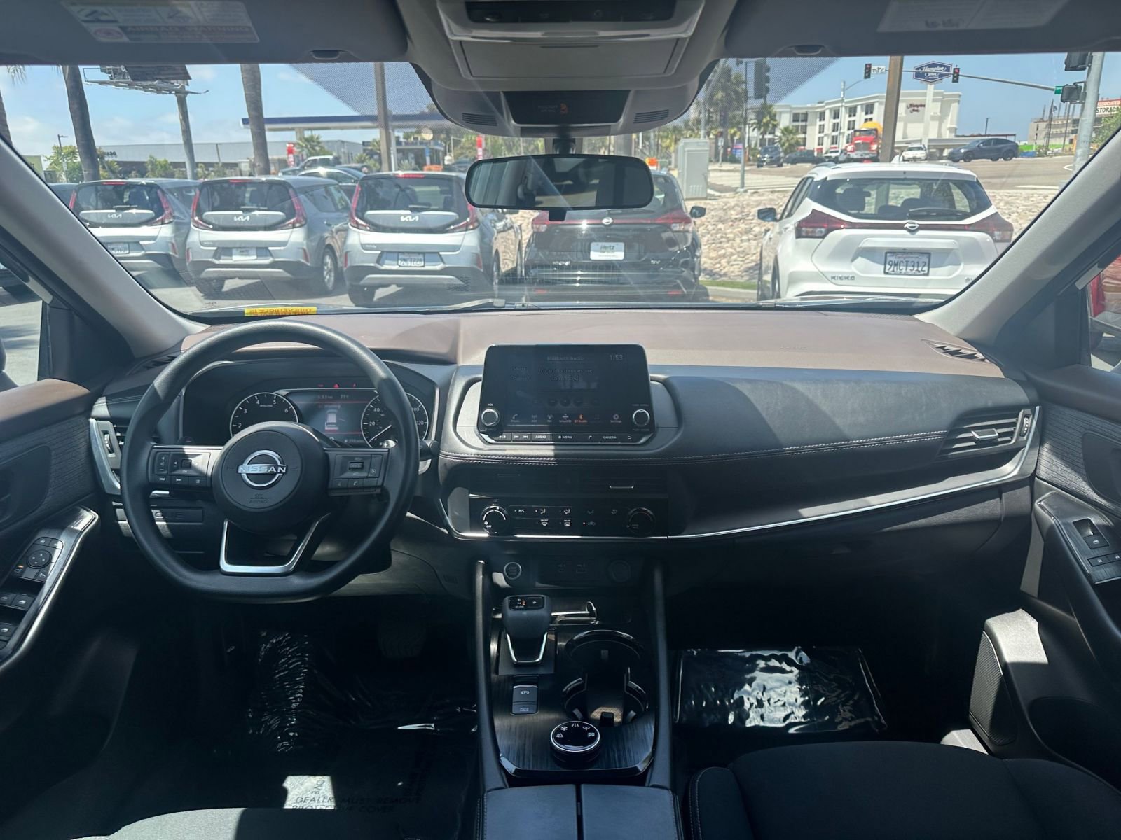 2023 Nissan Rogue S 32