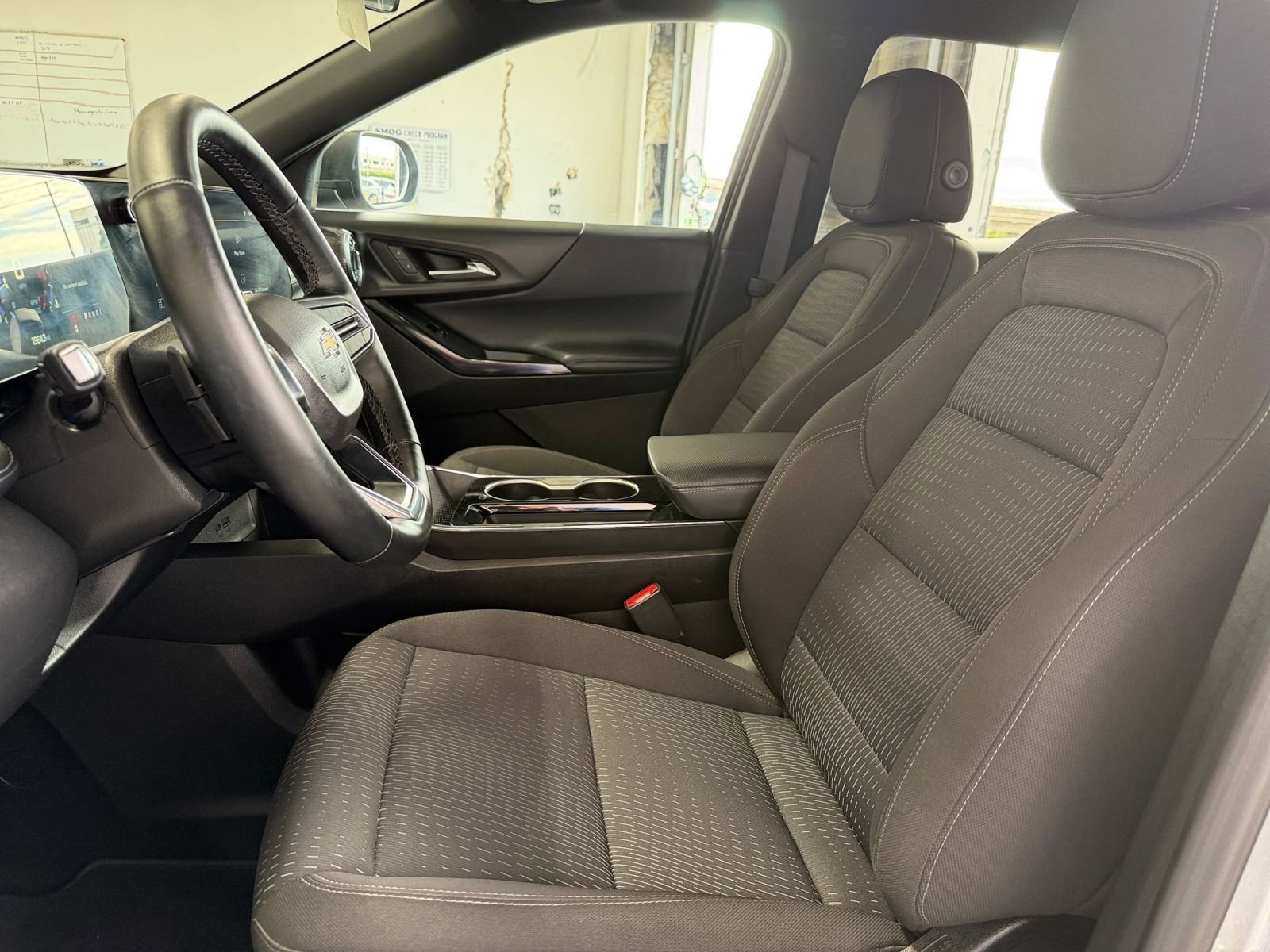 Thumbnail: 2025 Chevrolet Equinox - 25