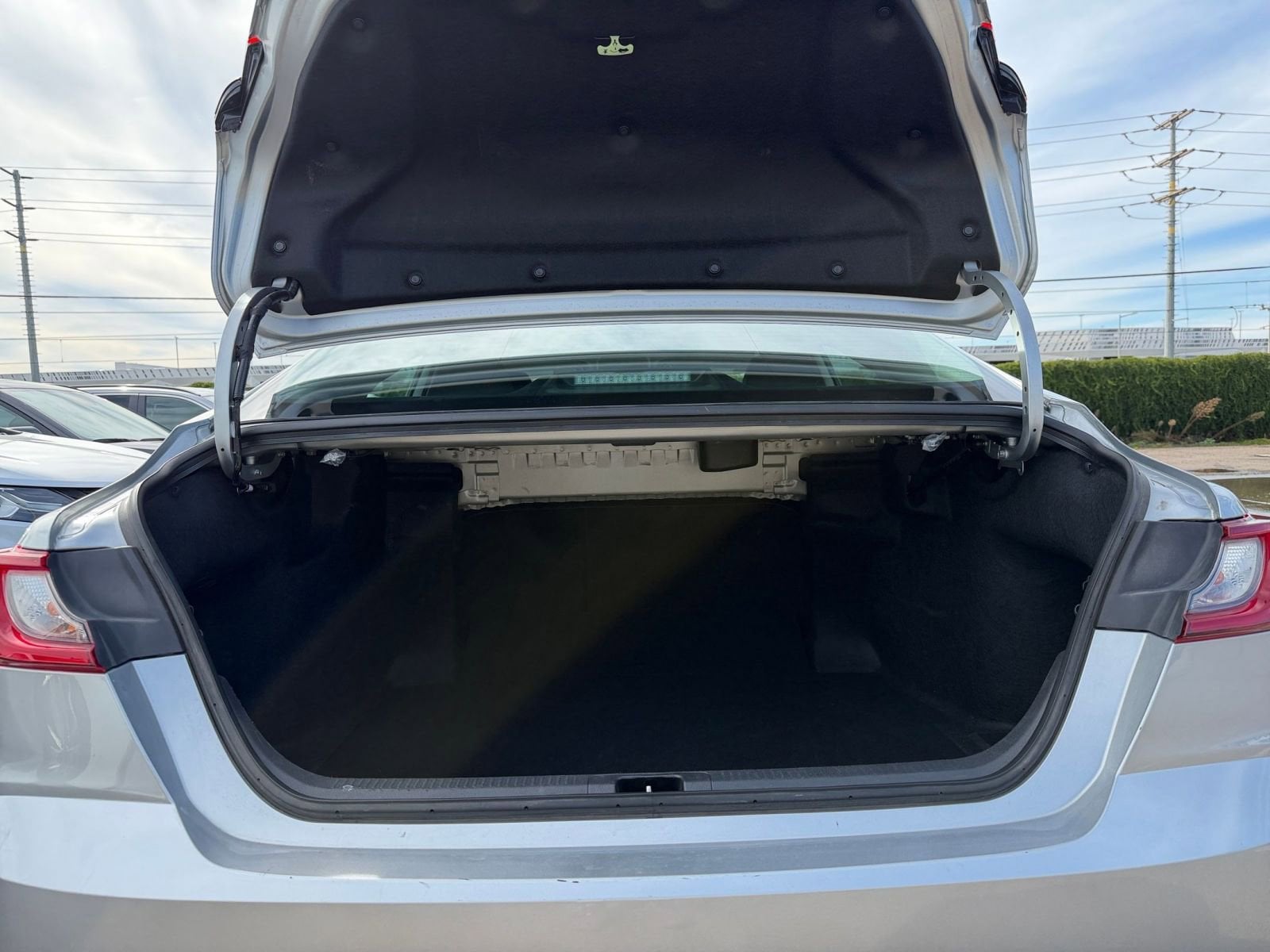 Thumbnail: 2025 Toyota Camry - 30