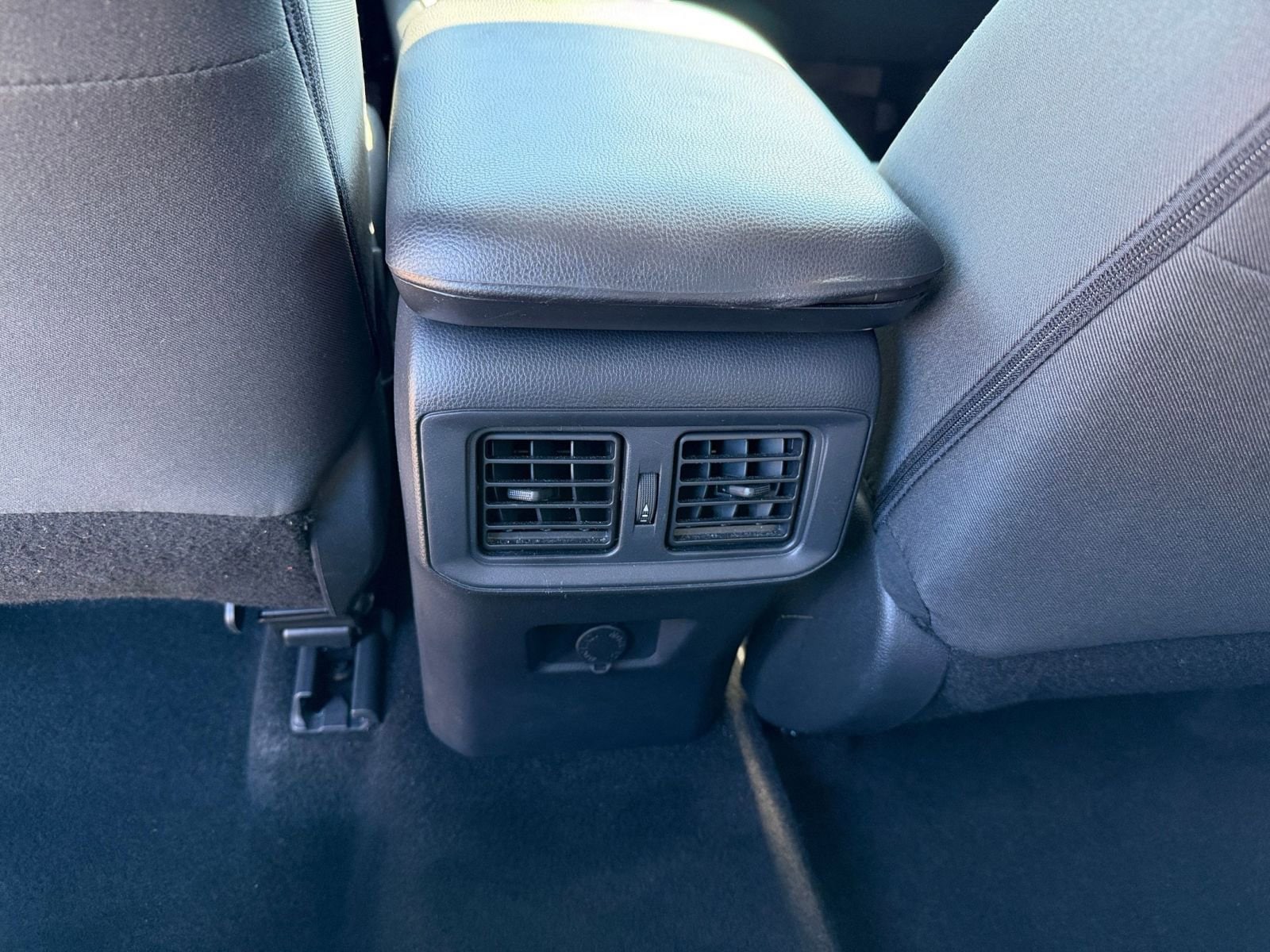 Thumbnail: 2025 Toyota RAV4 - 23