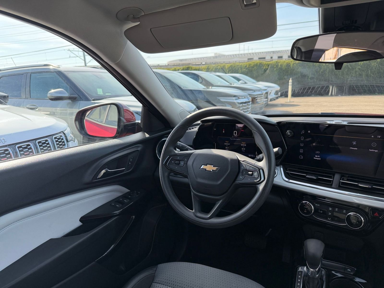 Thumbnail: 2025 Chevrolet Trax - 32