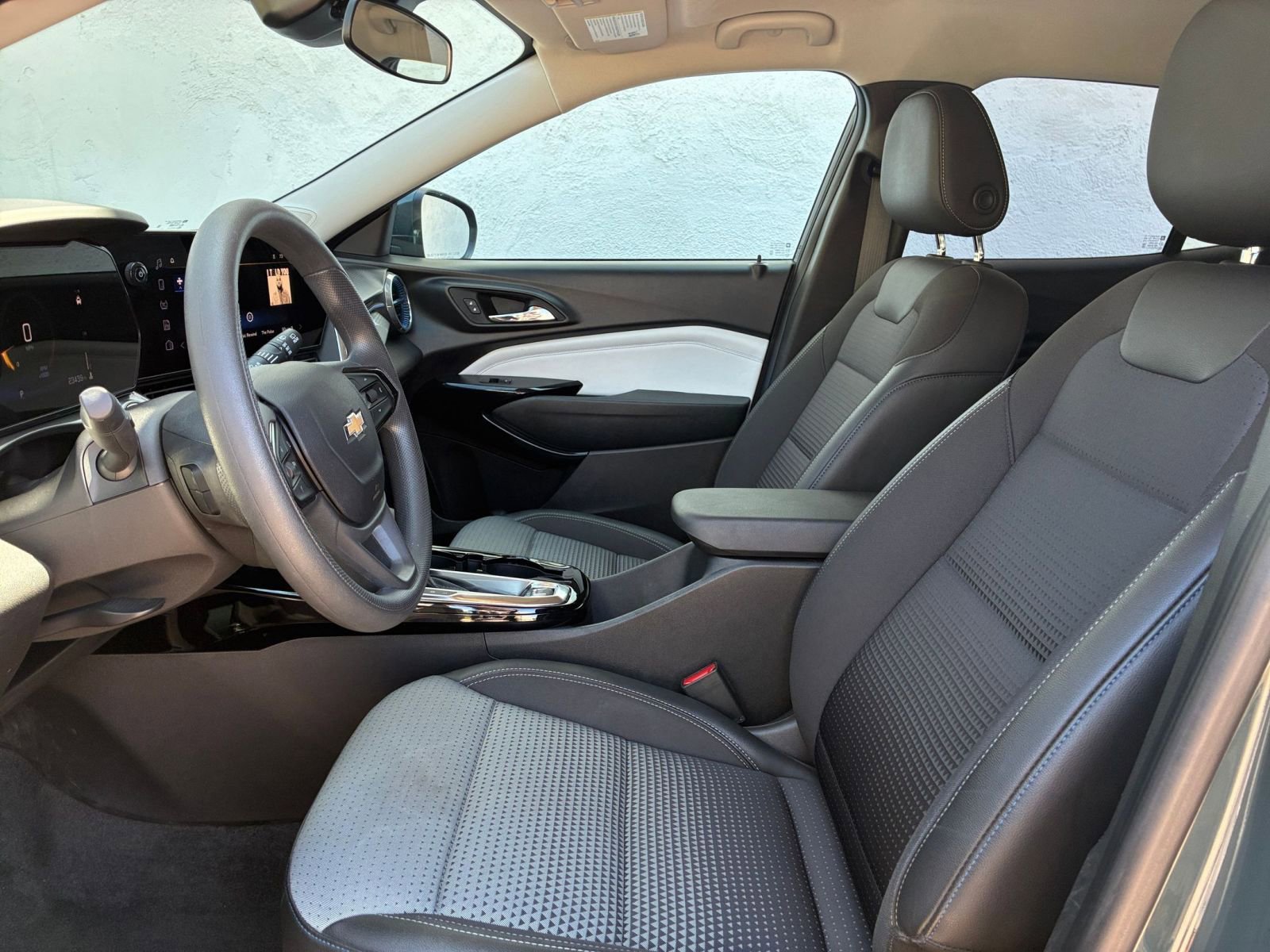 Thumbnail: 2025 Chevrolet Trax - 25