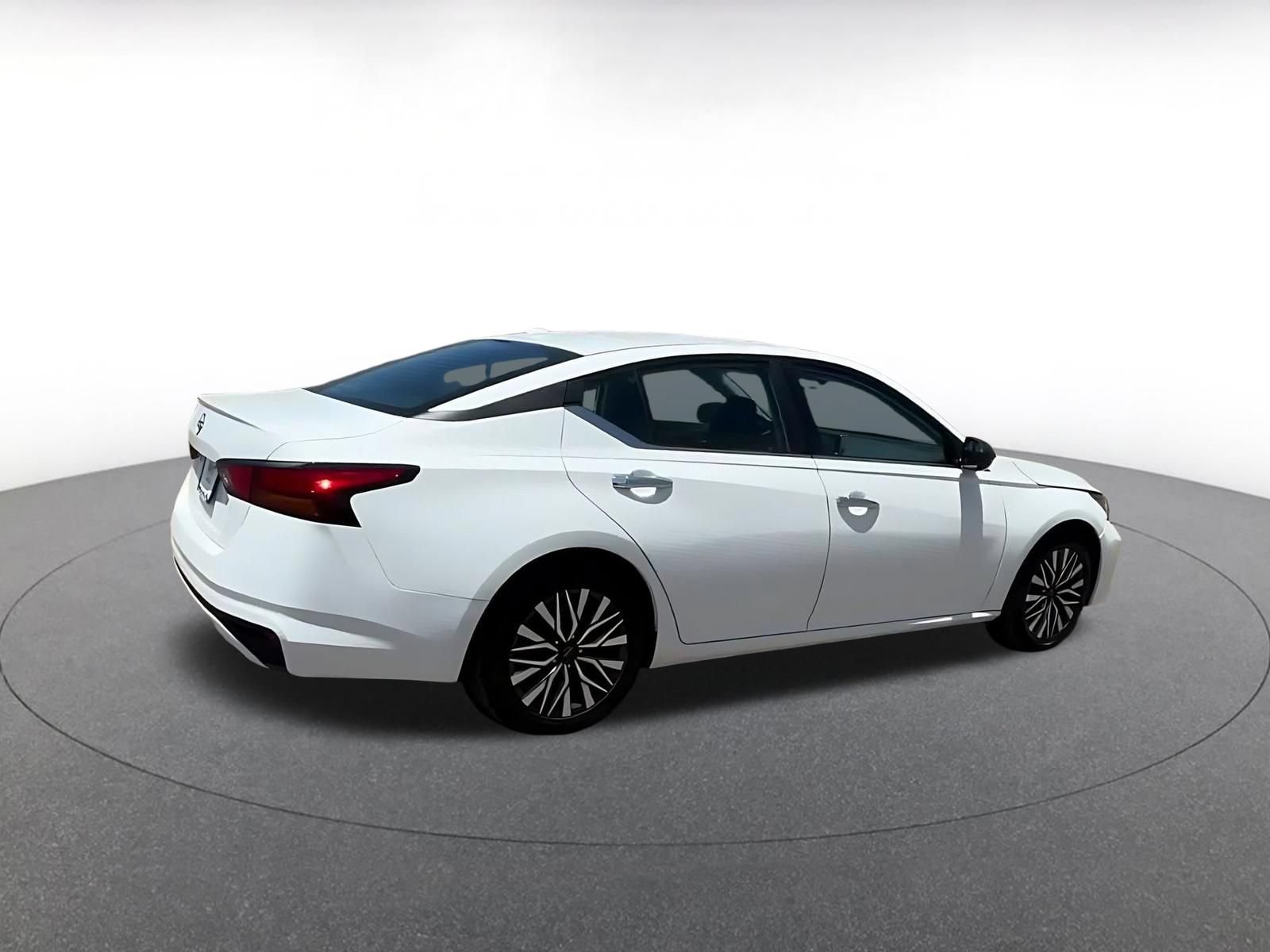 Thumbnail: 2025 Nissan Altima - 12