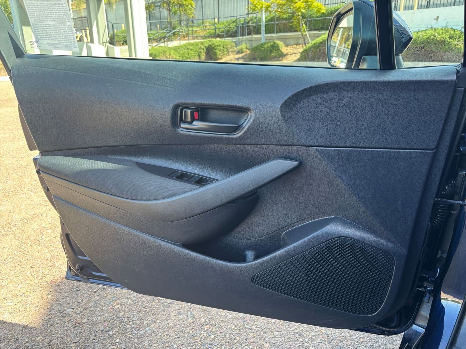 Thumbnail: 2025 Toyota Corolla - 18