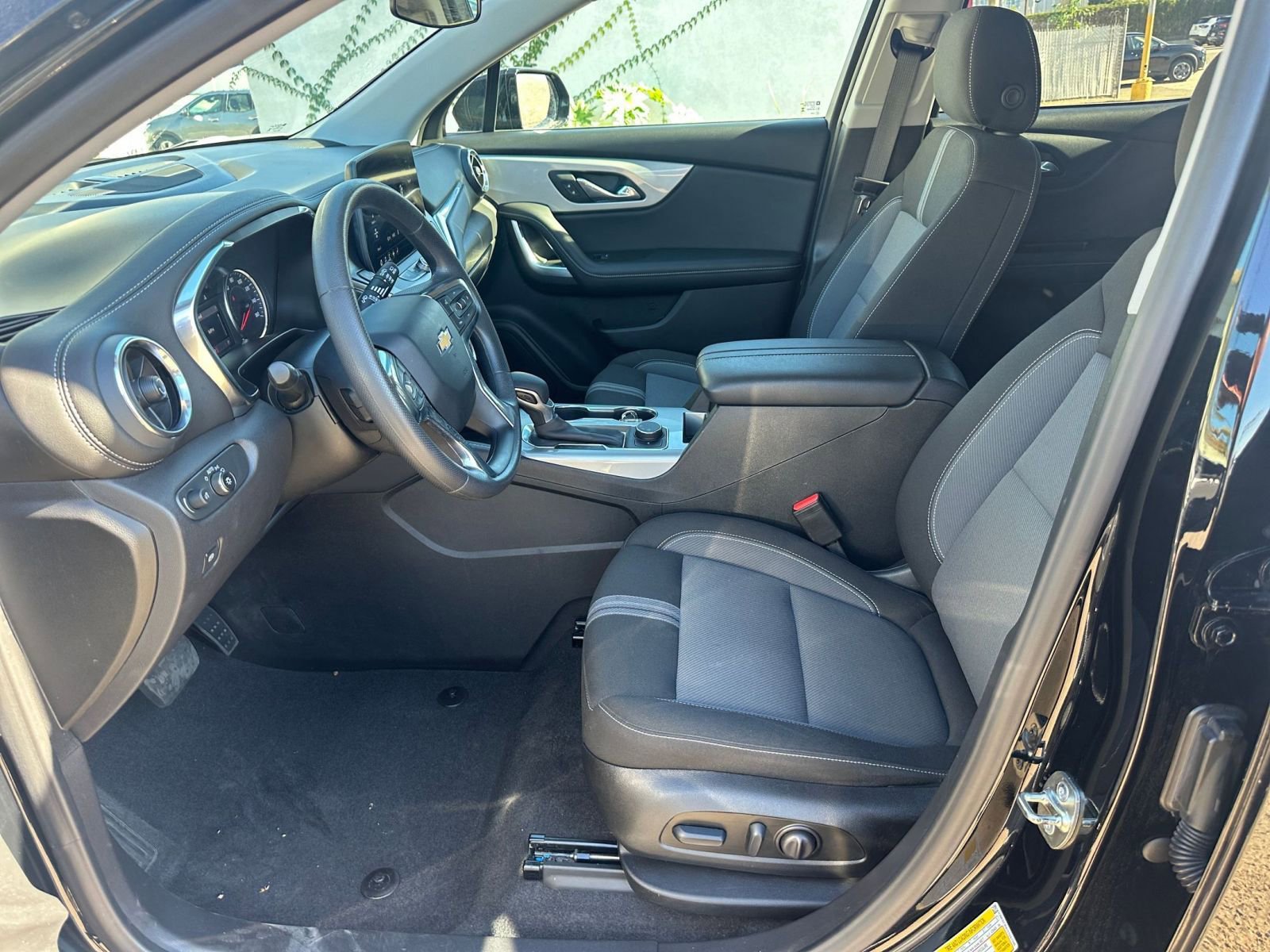 Thumbnail: 2025 Chevrolet Blazer - 27