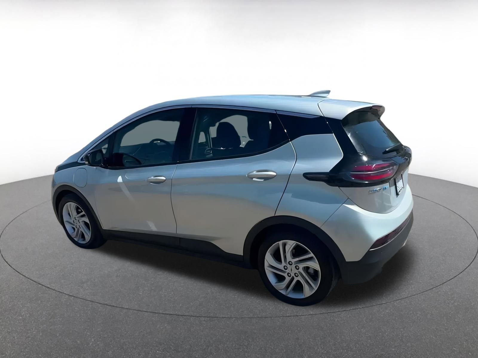 Thumbnail: 2023 Chevrolet Bolt EV - 10
