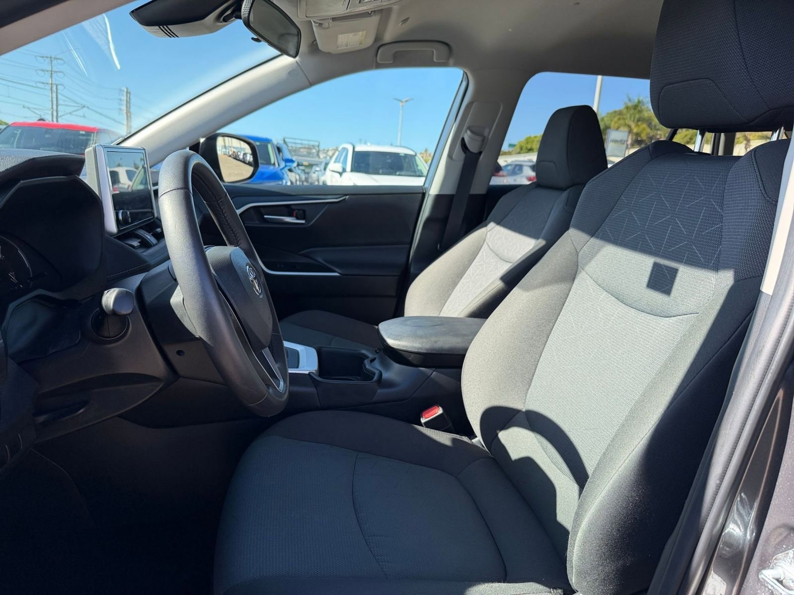 Thumbnail: 2025 Toyota RAV4 - 27