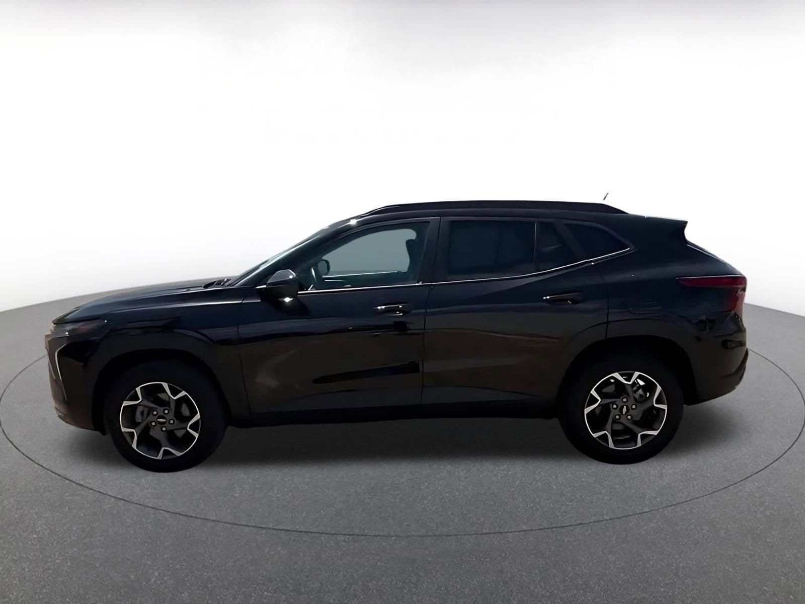 Thumbnail: 2025 Chevrolet Trax - 9