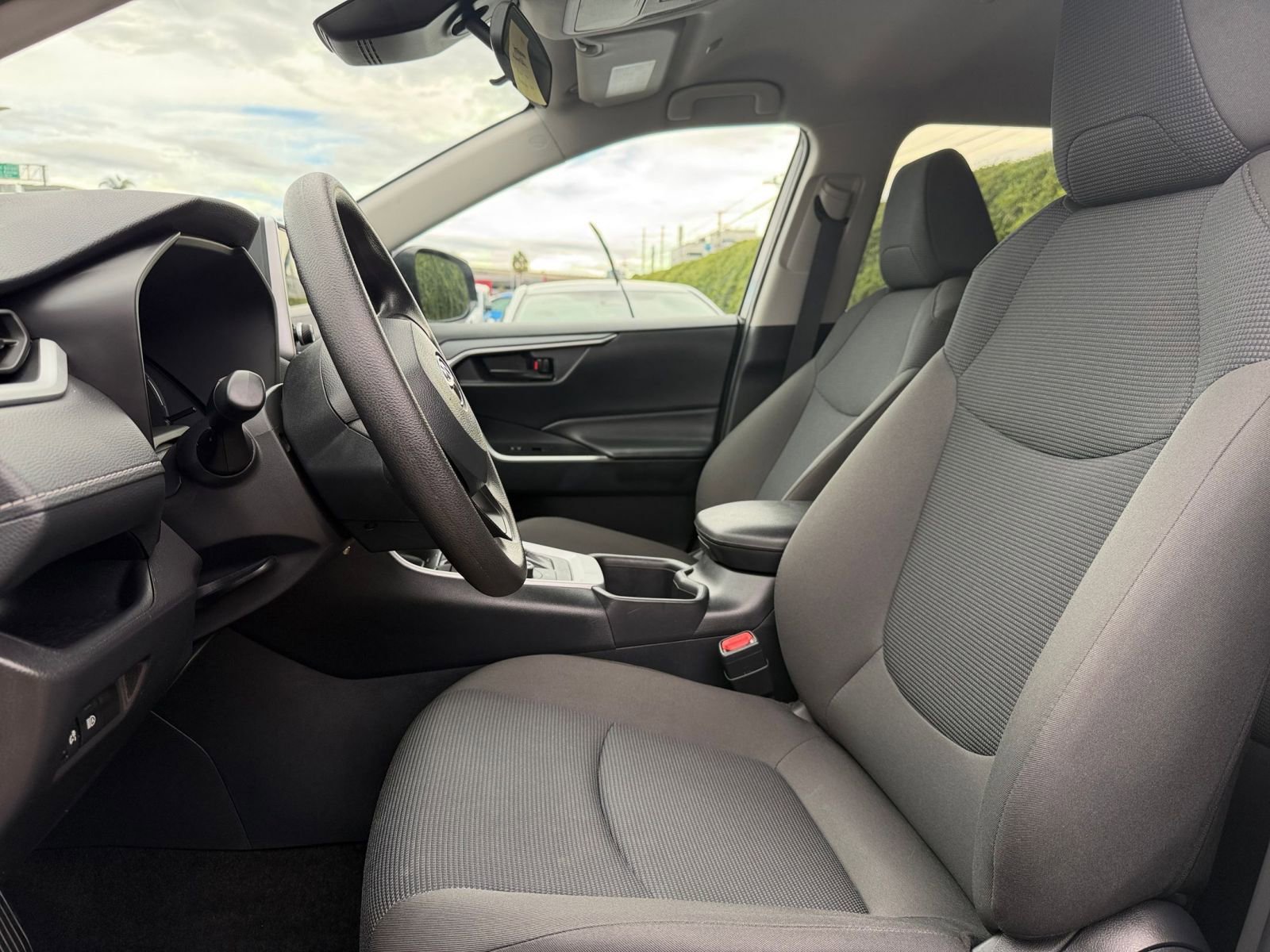 Thumbnail: 2025 Toyota RAV4 - 25