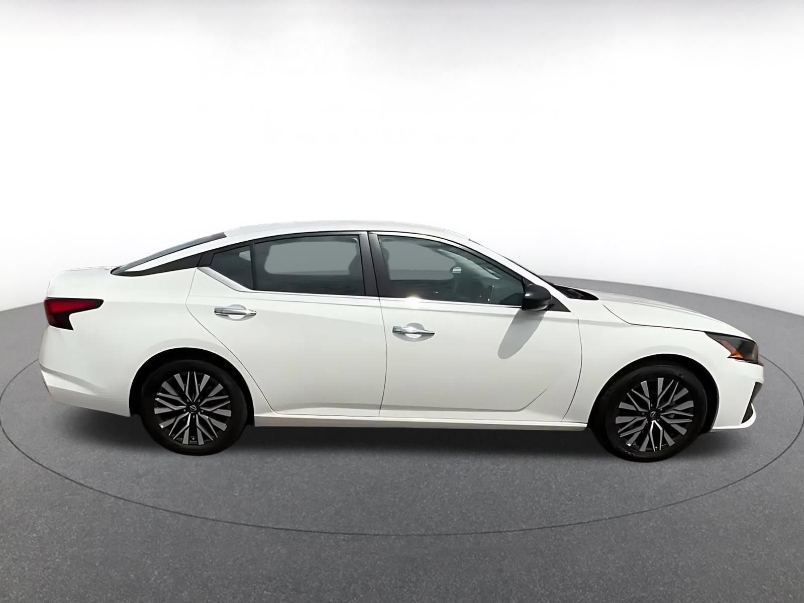Thumbnail: 2025 Nissan Altima - 13