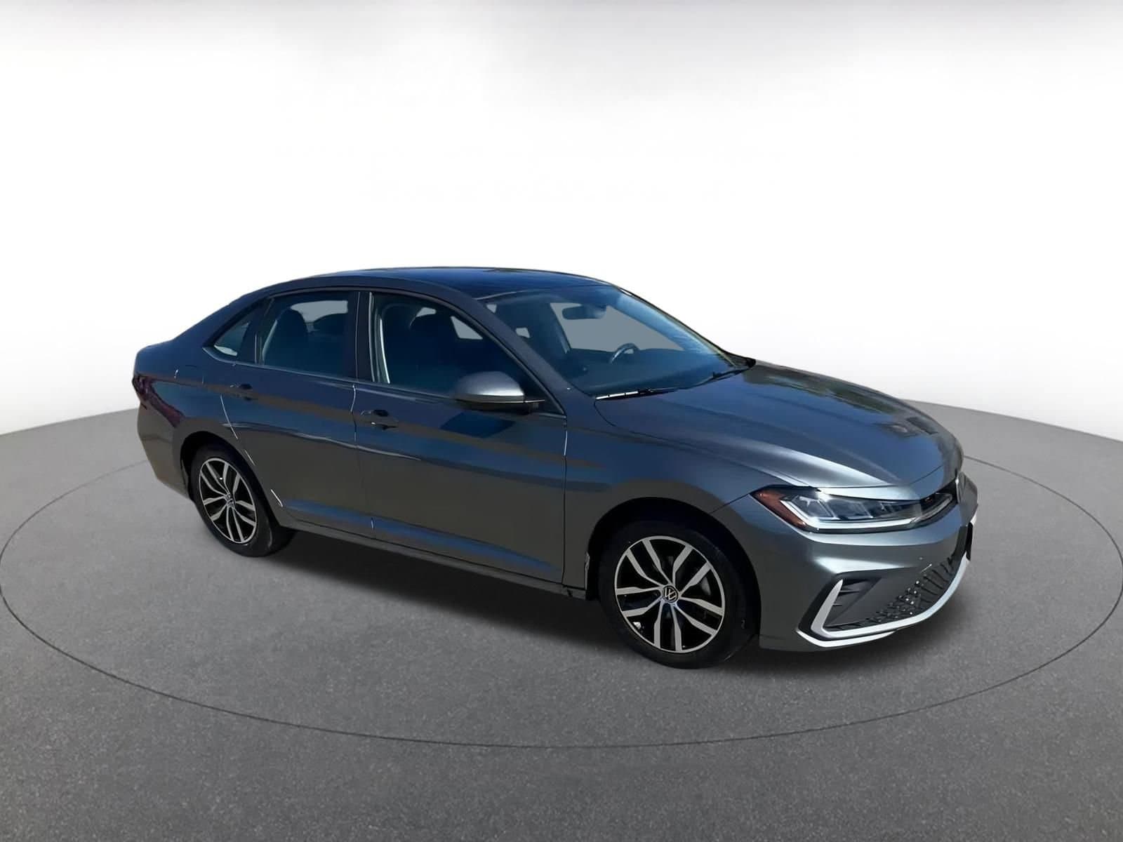 Thumbnail: 2025 Volkswagen Jetta - 2