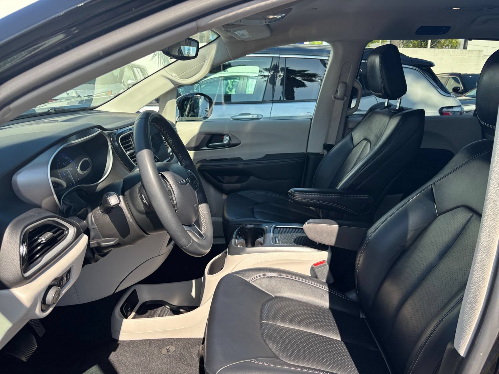 Thumbnail: 2024 Chrysler Pacifica - 29