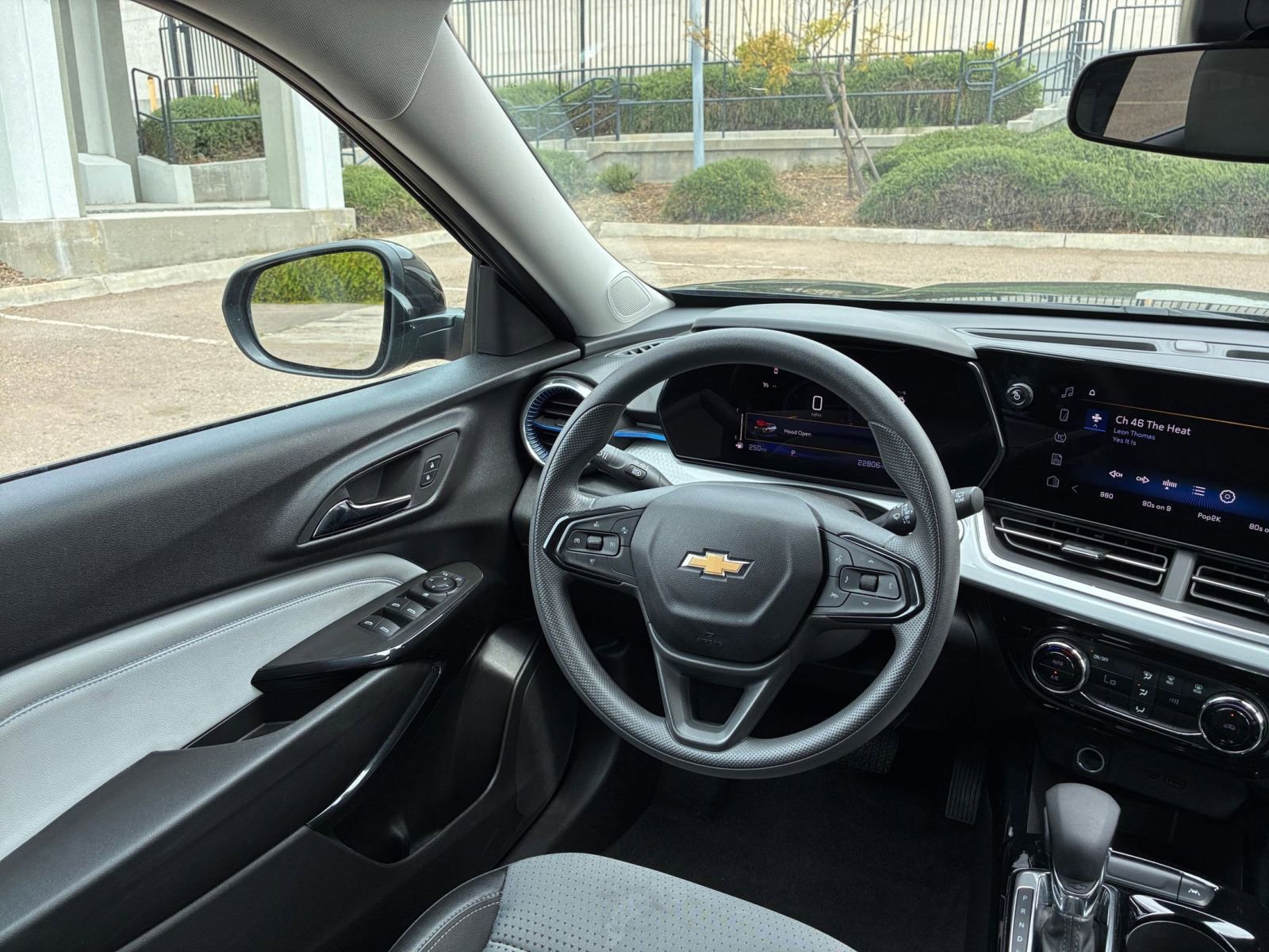 Thumbnail: 2025 Chevrolet Trax - 33