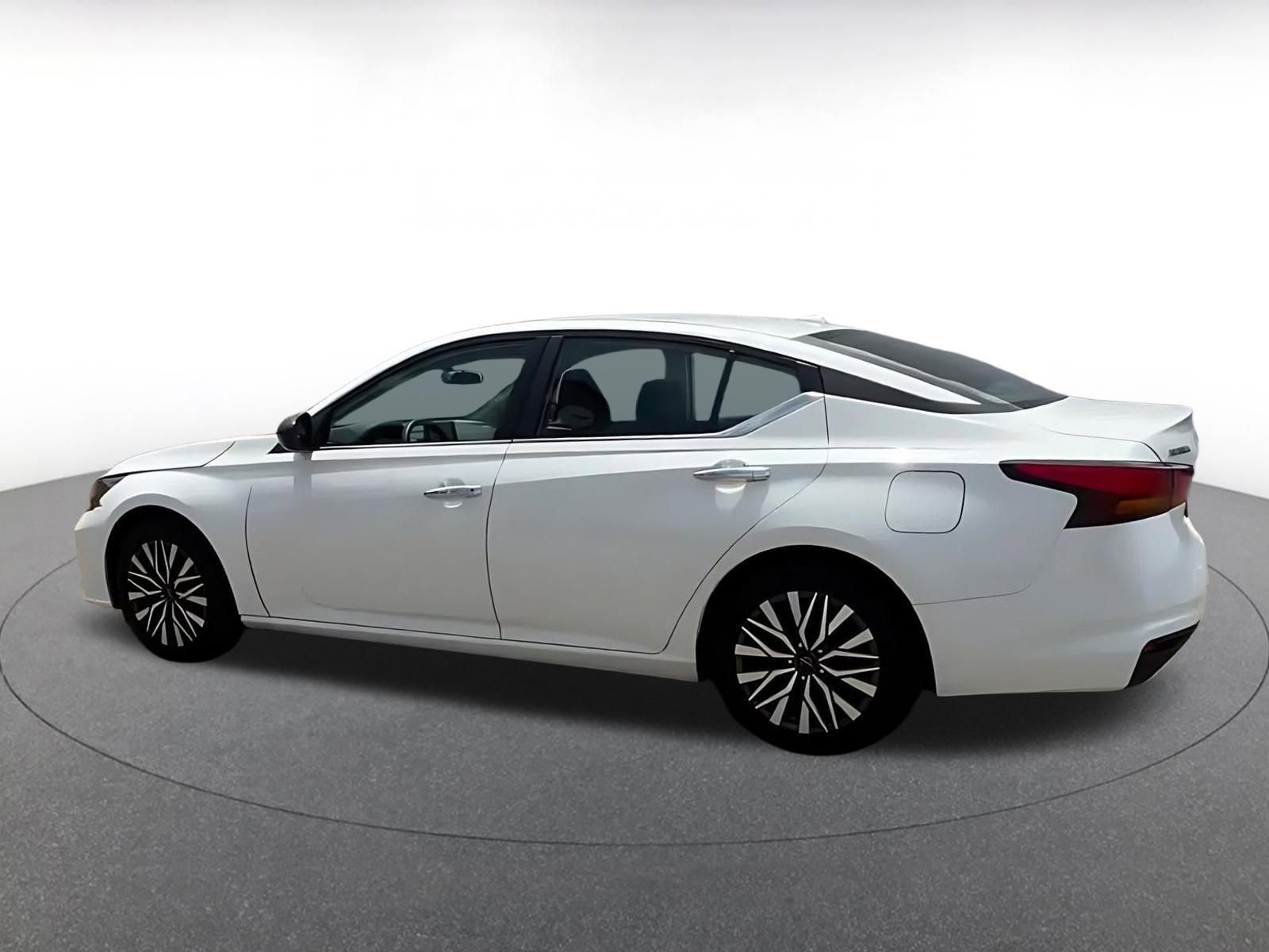 Thumbnail: 2025 Nissan Altima - 11