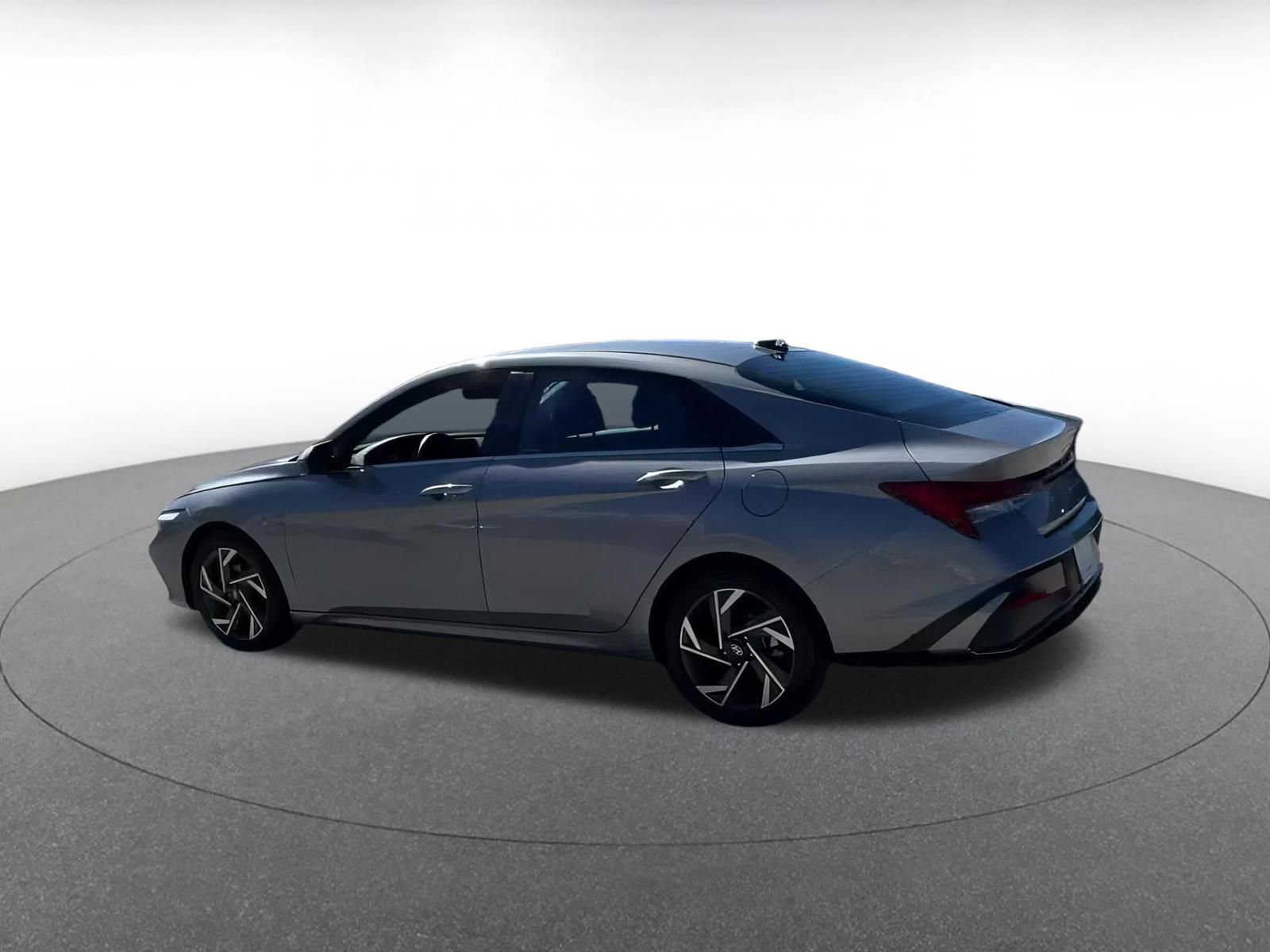 Thumbnail: 2025 Hyundai Elantra - 10