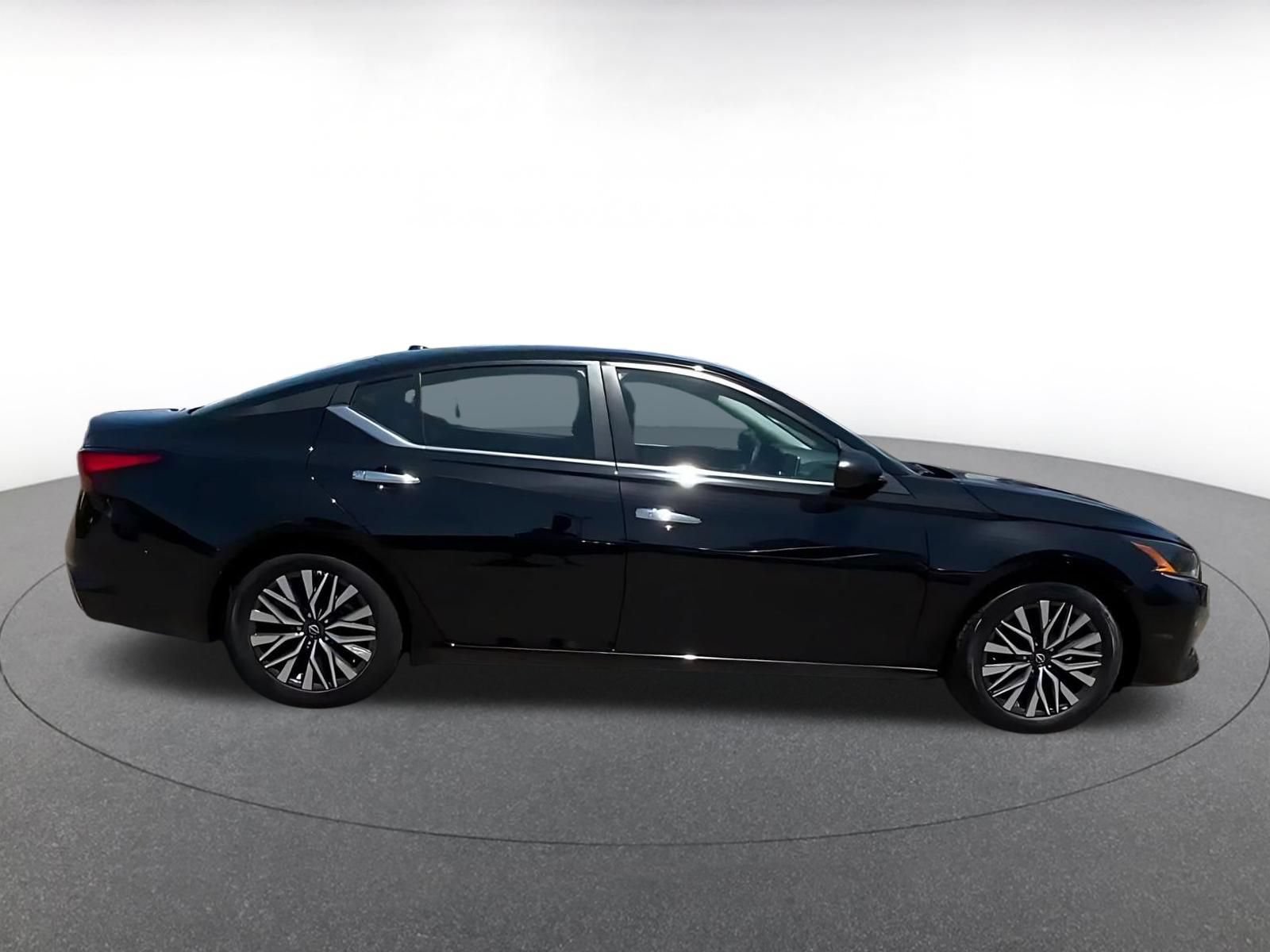 Thumbnail: 2025 Nissan Altima - 15