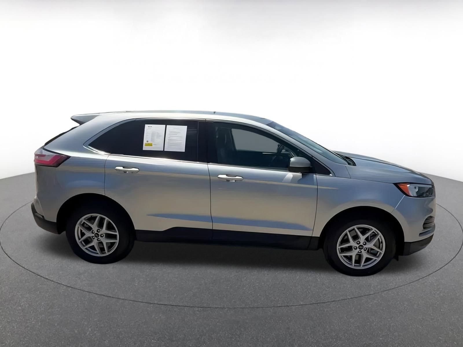 Thumbnail: 2023 Ford Edge - 16