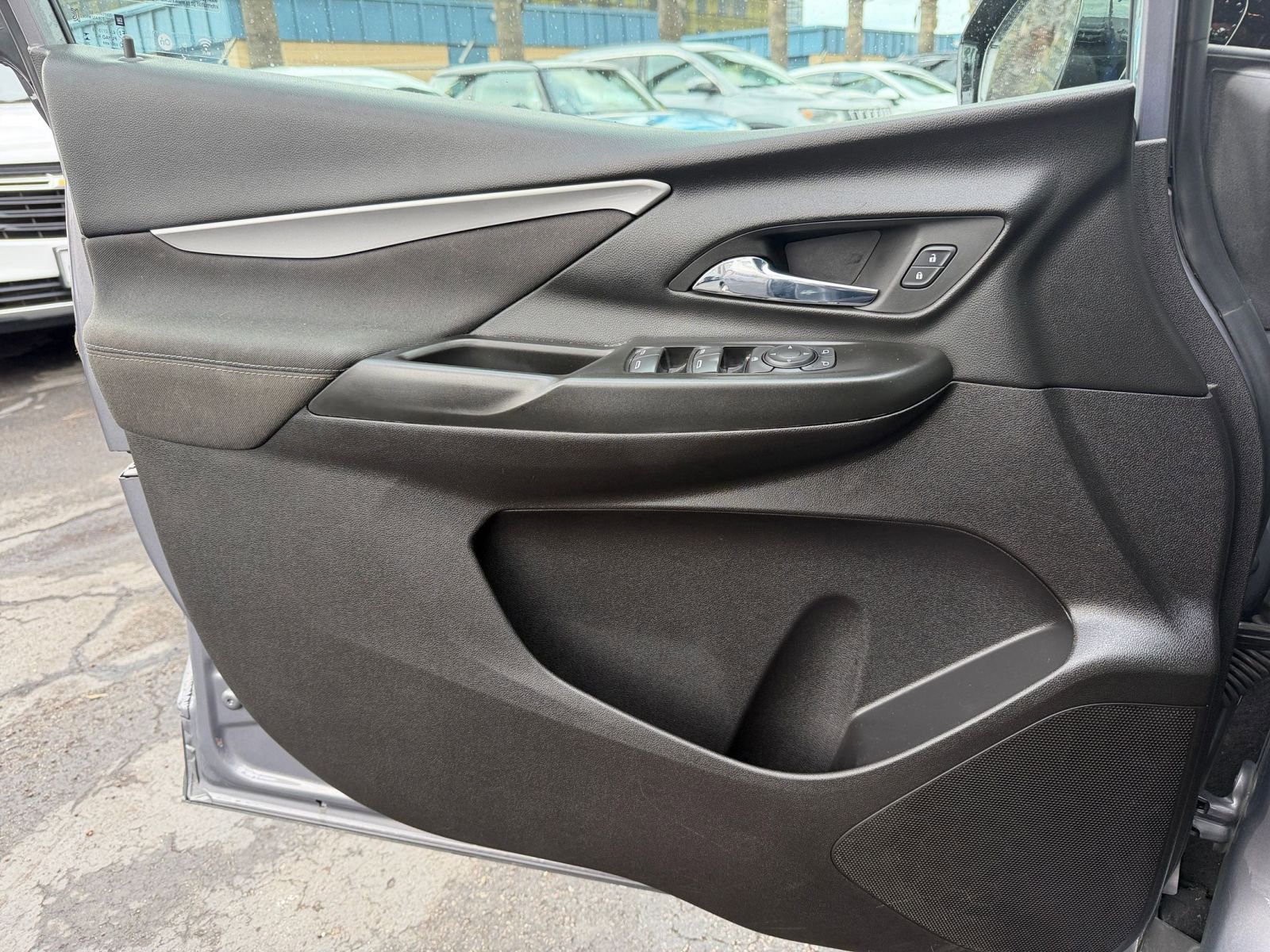 Thumbnail: 2023 Chevrolet Bolt EV - 24