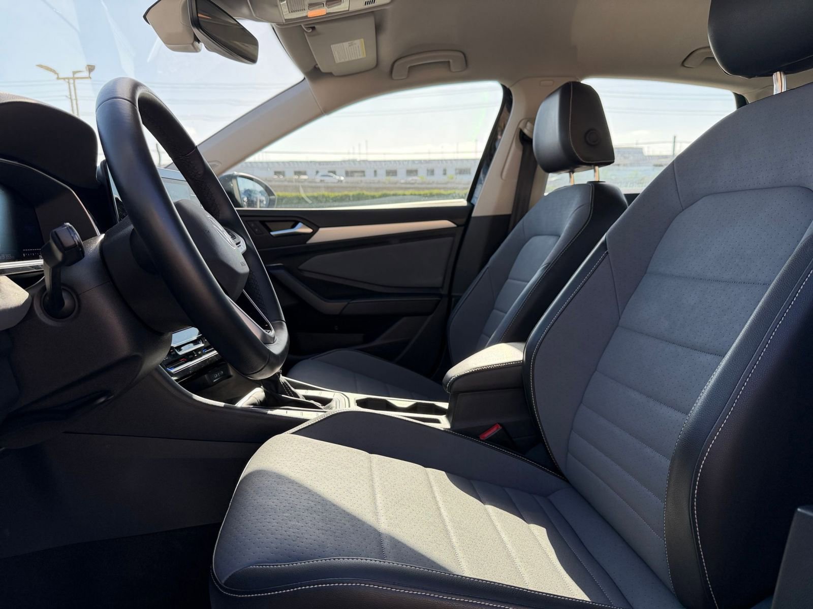 Thumbnail: 2025 Volkswagen Jetta - 25