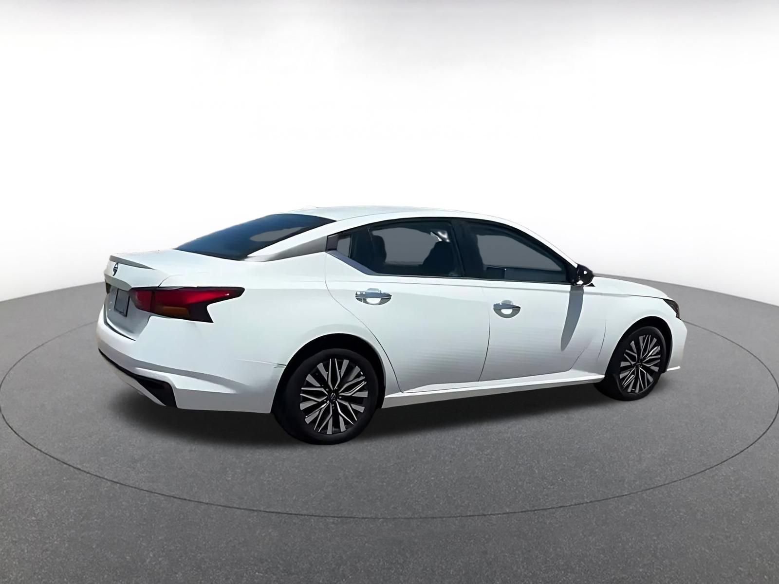 Thumbnail: 2025 Nissan Altima - 12