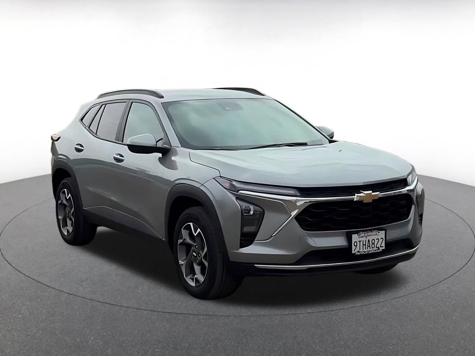 Thumbnail: 2025 Chevrolet Trax - 3