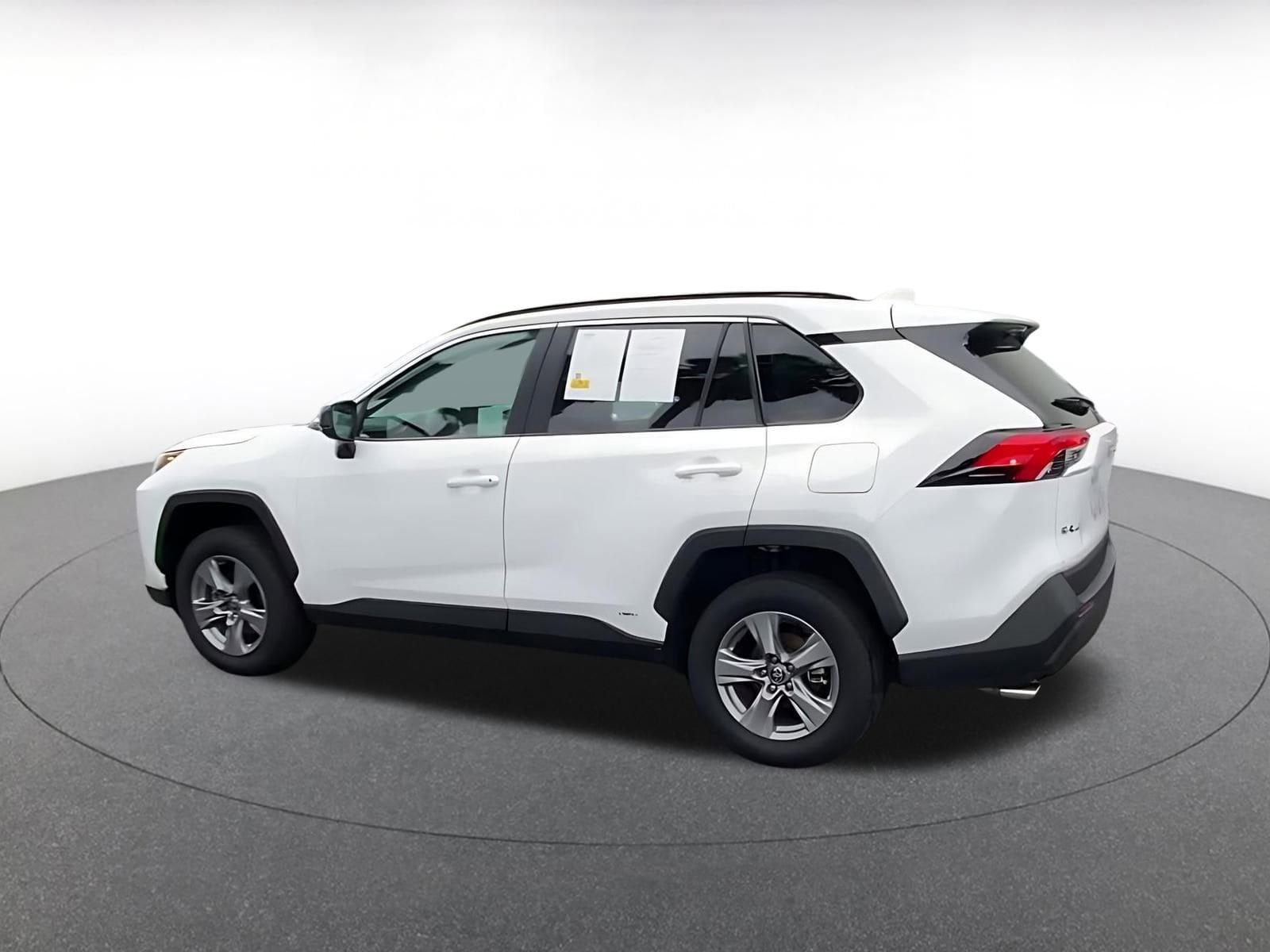 Thumbnail: 2025 Toyota RAV4 - 10