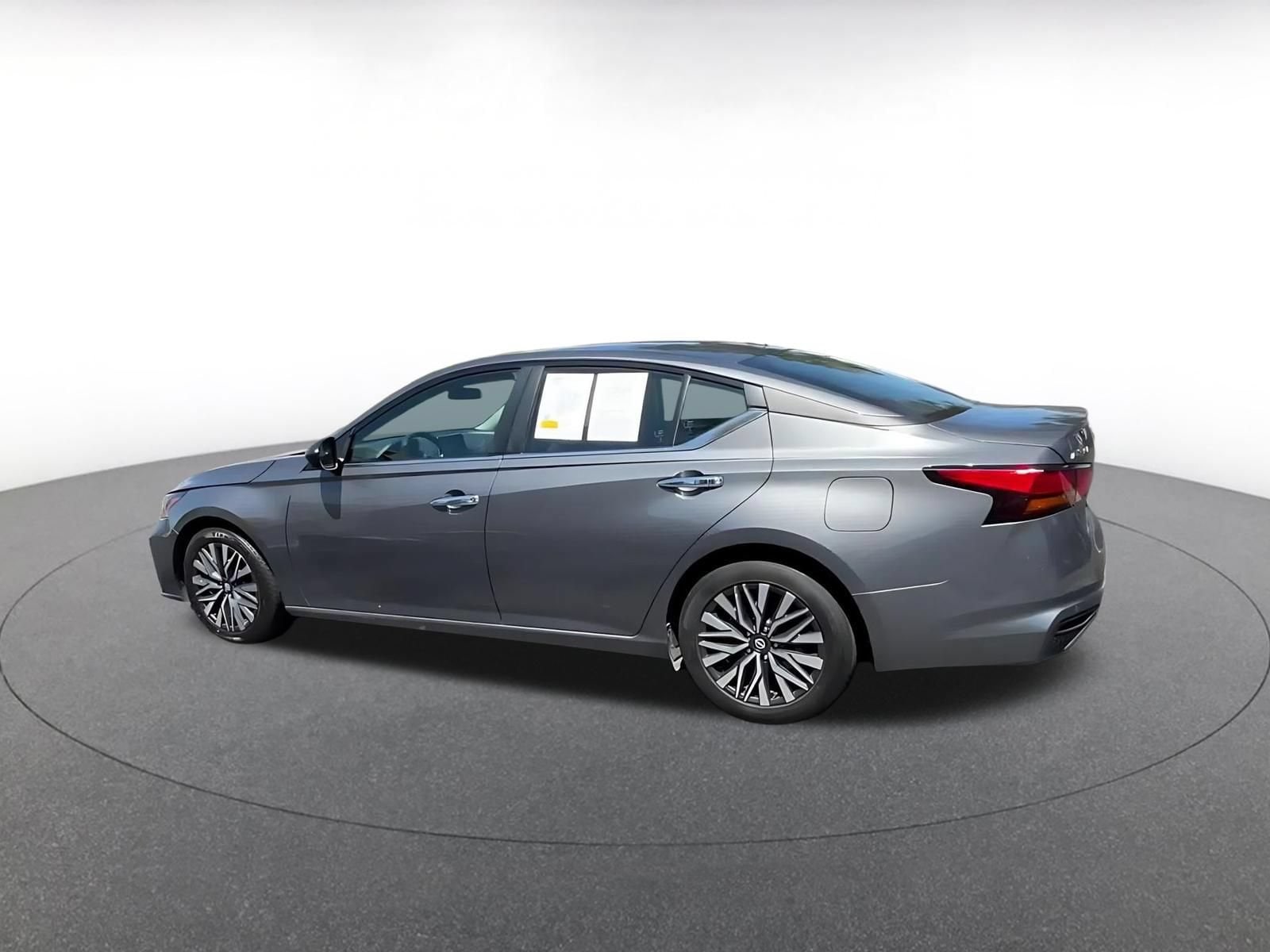 Thumbnail: 2025 Nissan Altima - 9