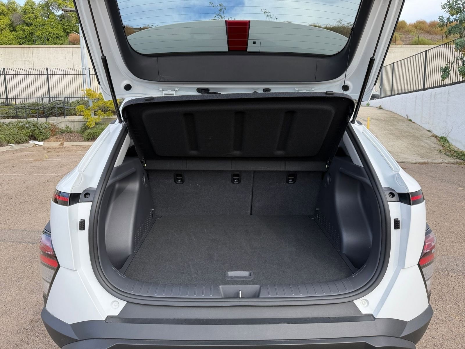 Thumbnail: 2025 Hyundai Kona - 31