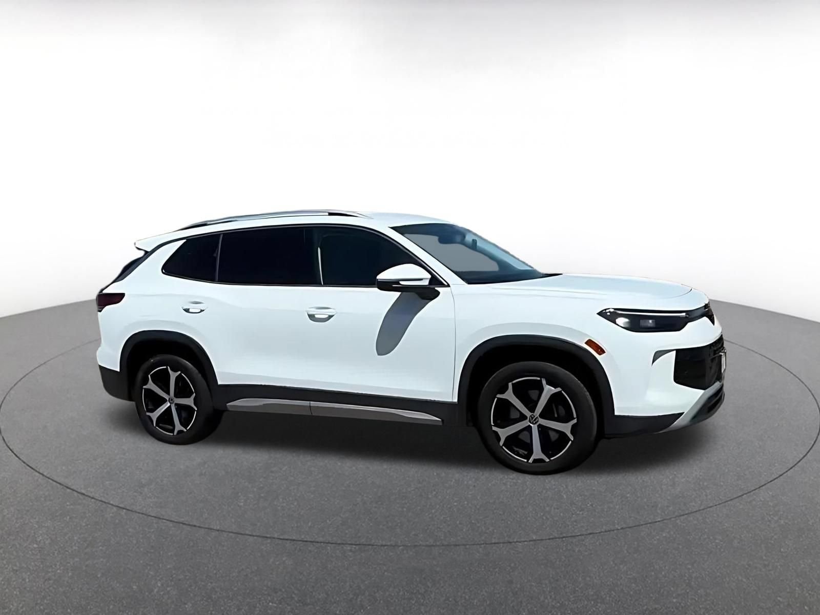 Thumbnail: 2026 Volkswagen Tiguan - 2