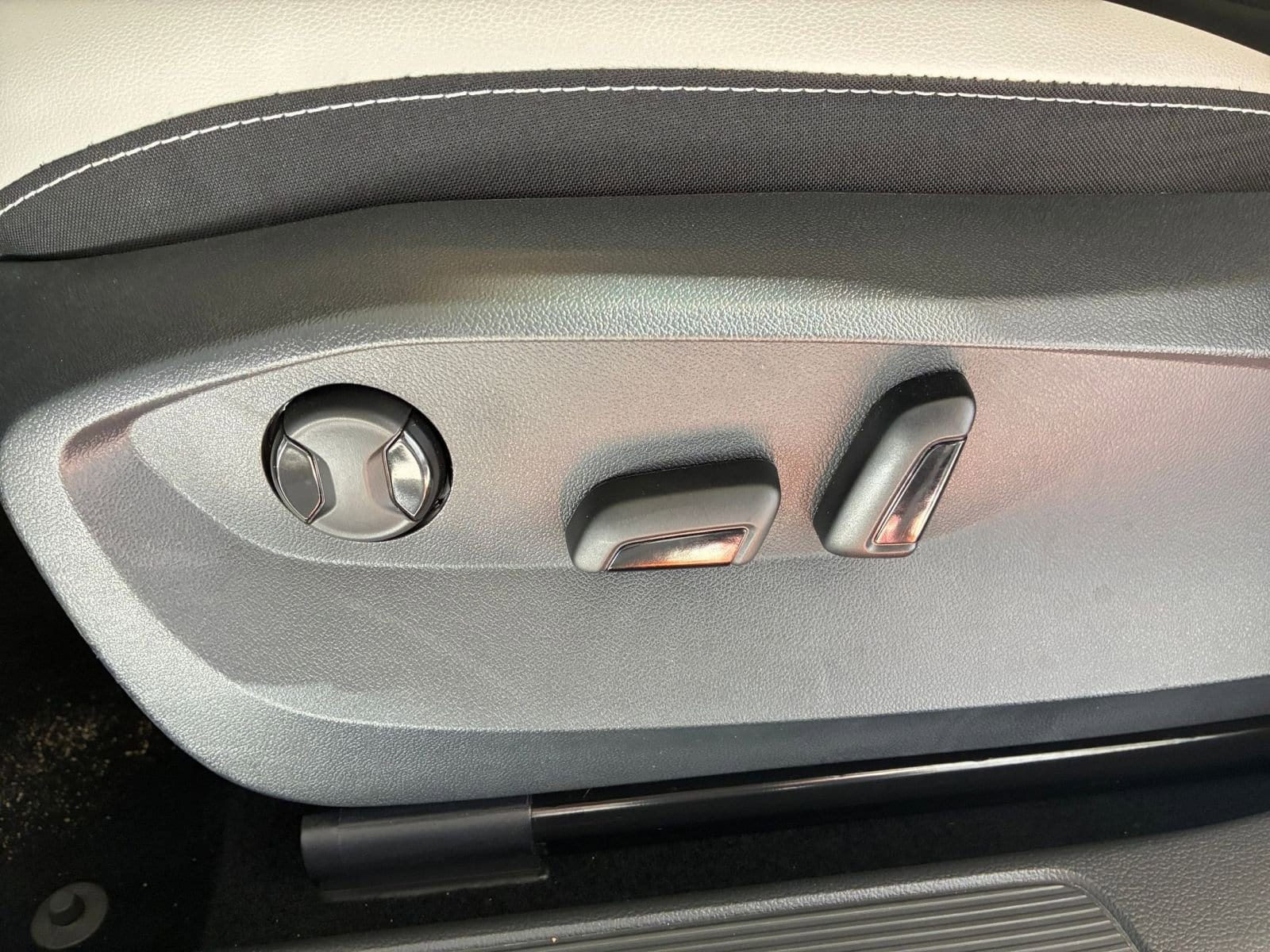 Thumbnail: 2025 Volkswagen Taos - 22