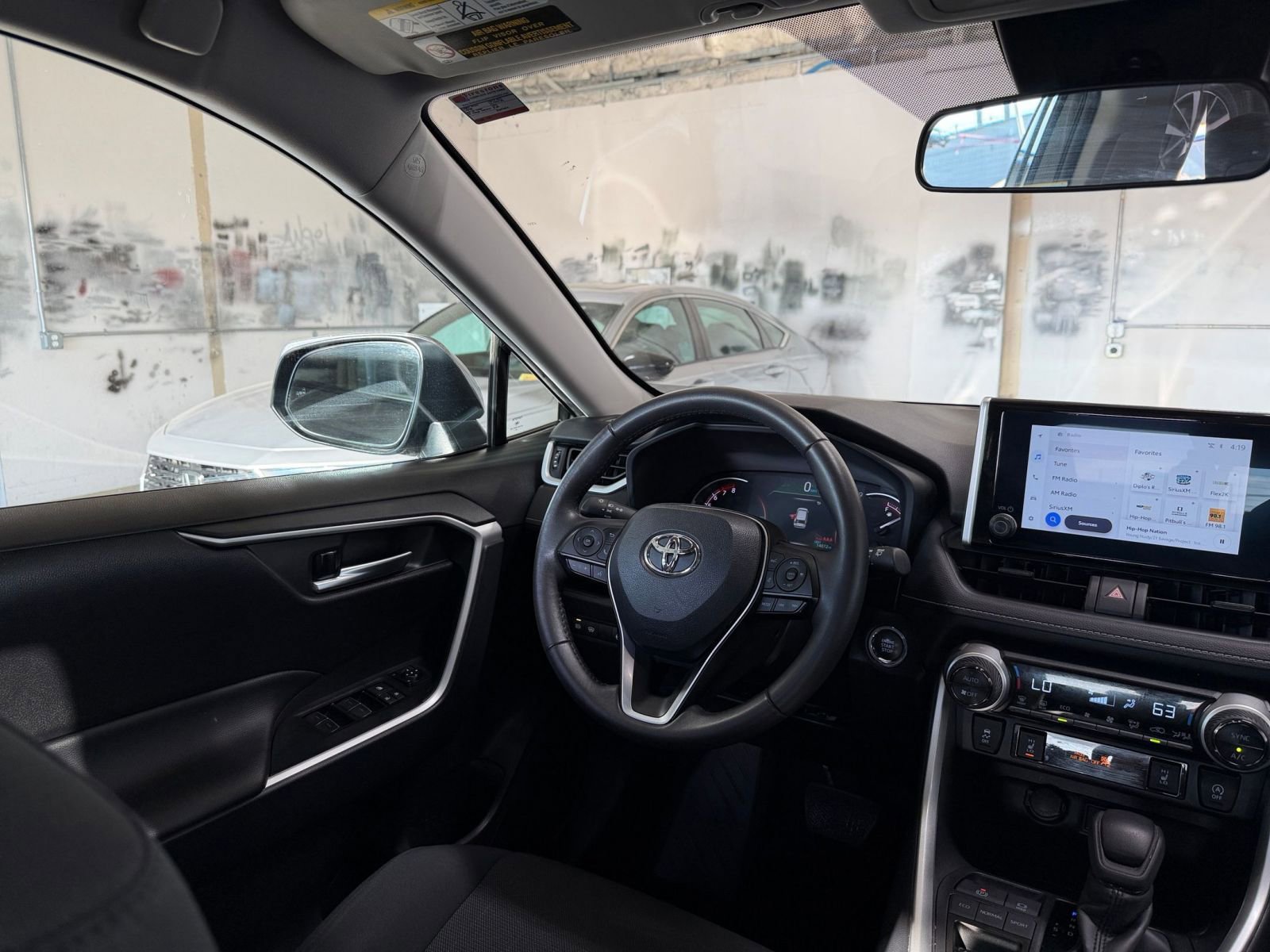 Thumbnail: 2025 Toyota RAV4 - 34