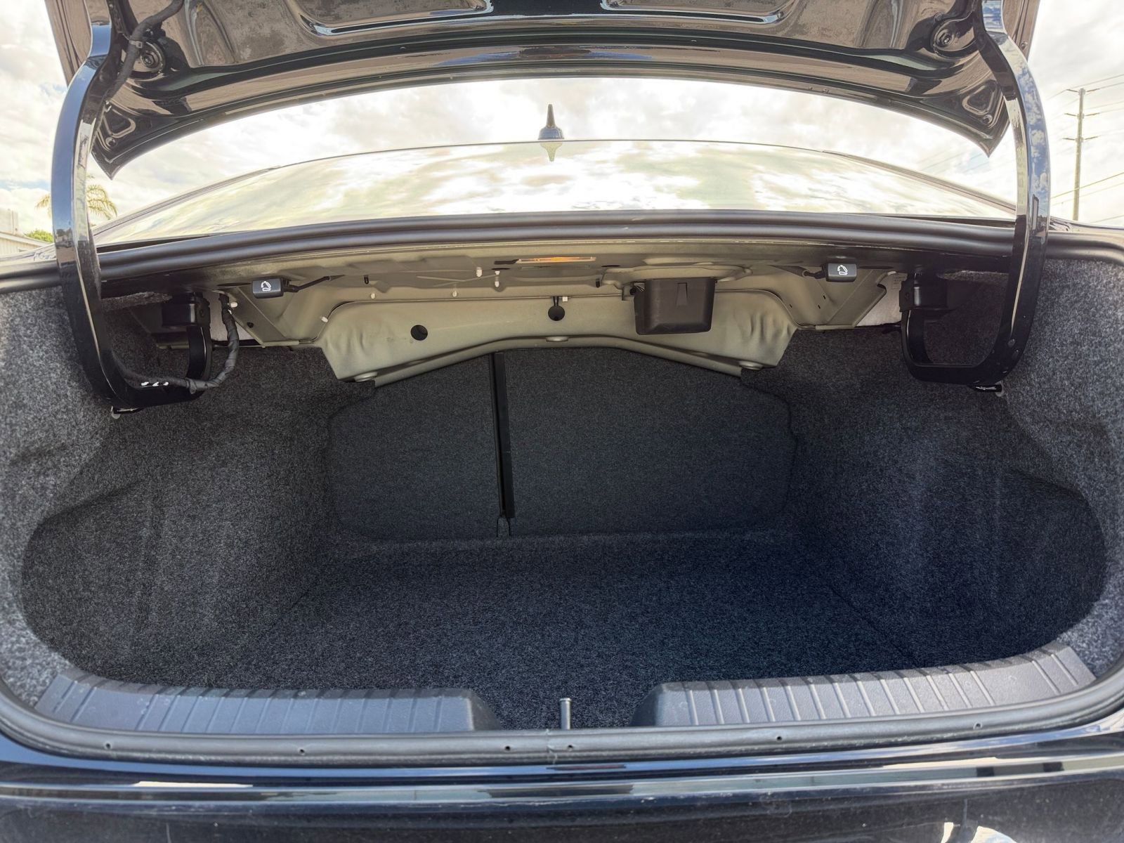 Thumbnail: 2025 Volkswagen Jetta - 30