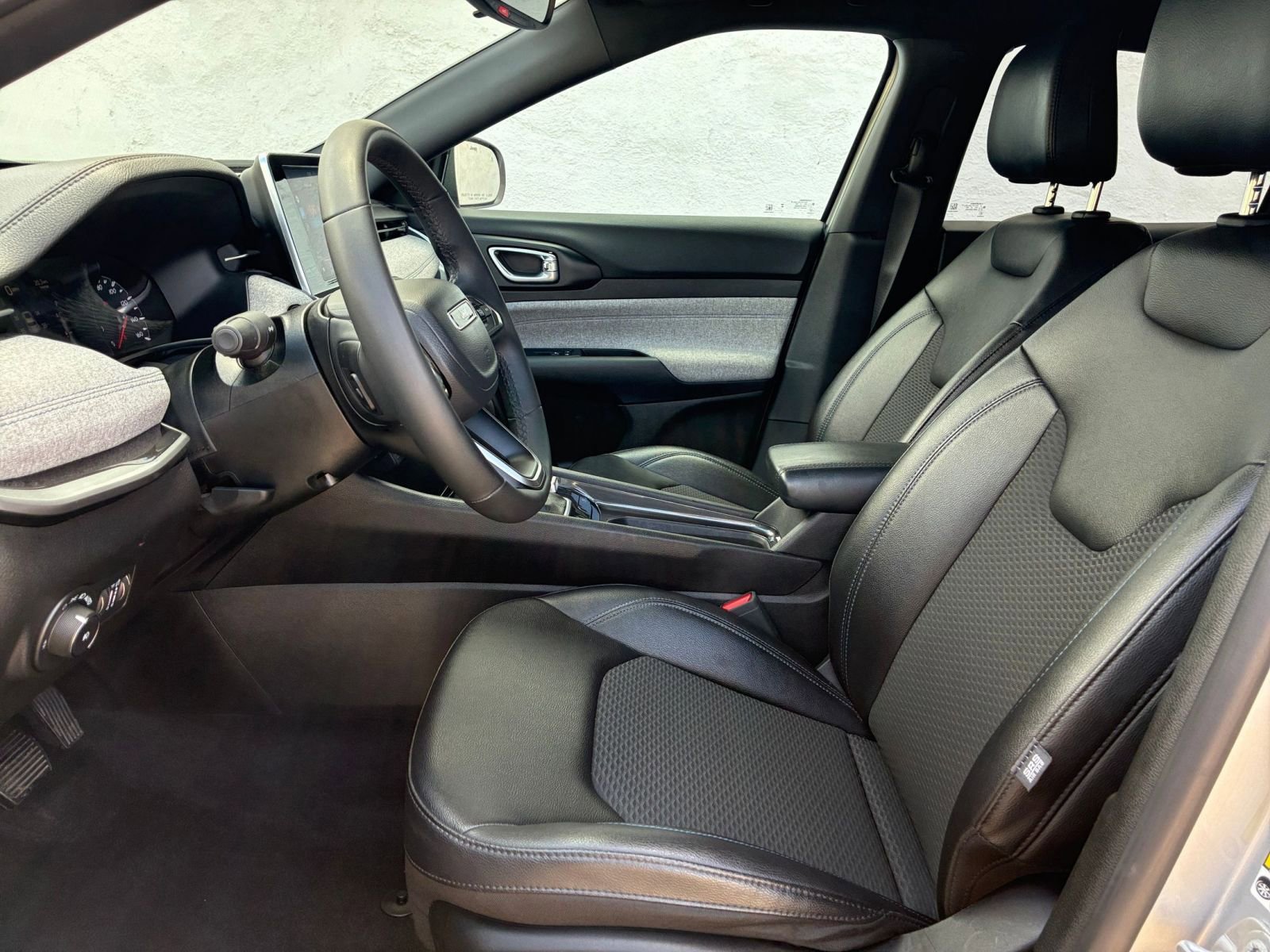 Thumbnail: 2025 Jeep Compass - 25