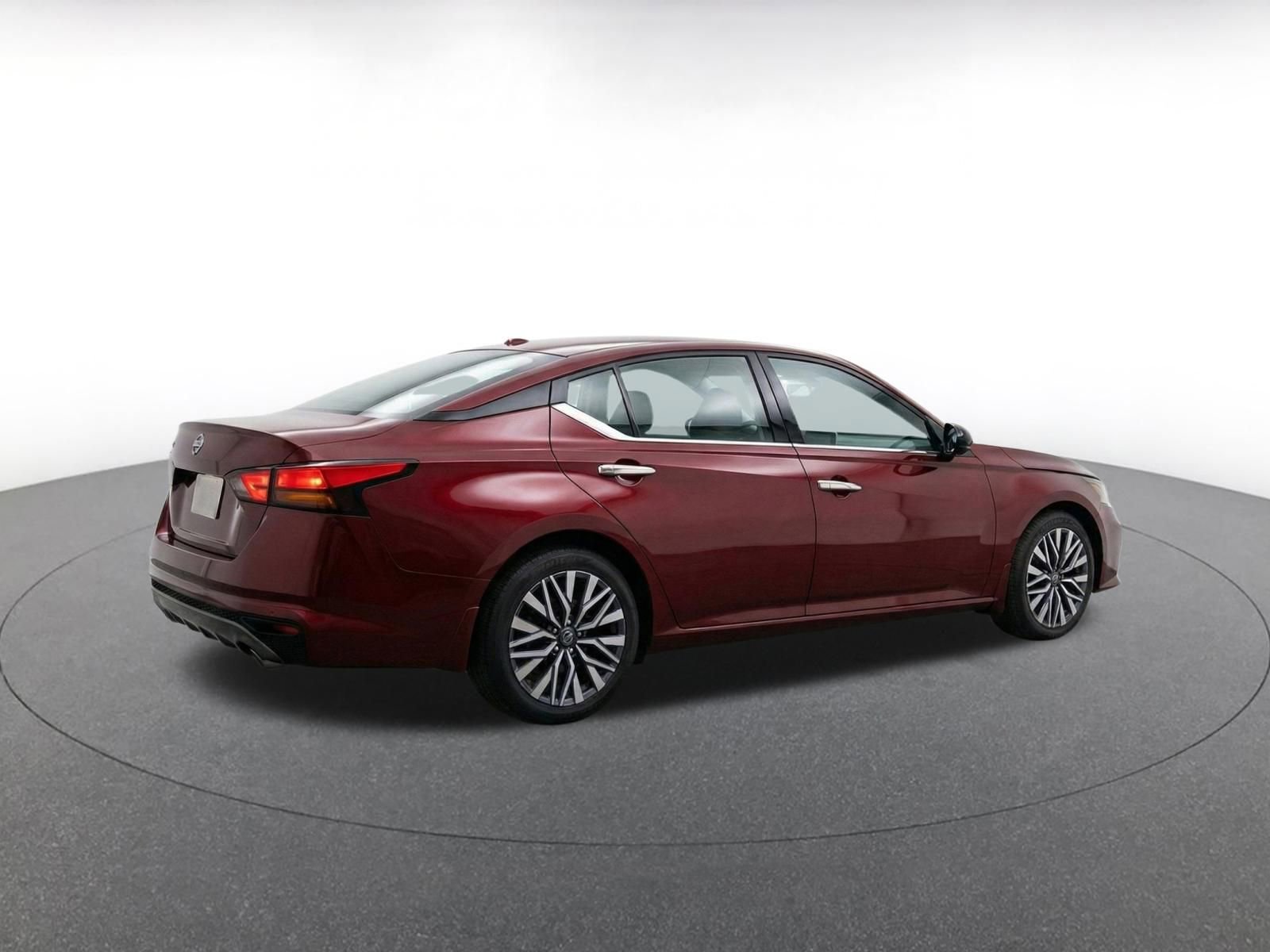 Thumbnail: 2025 Nissan Altima - 9