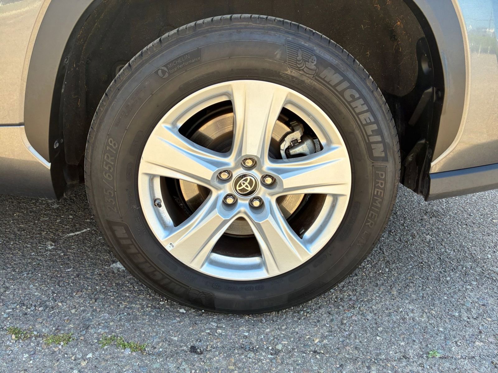 Thumbnail: 2025 Toyota Highlander - 32