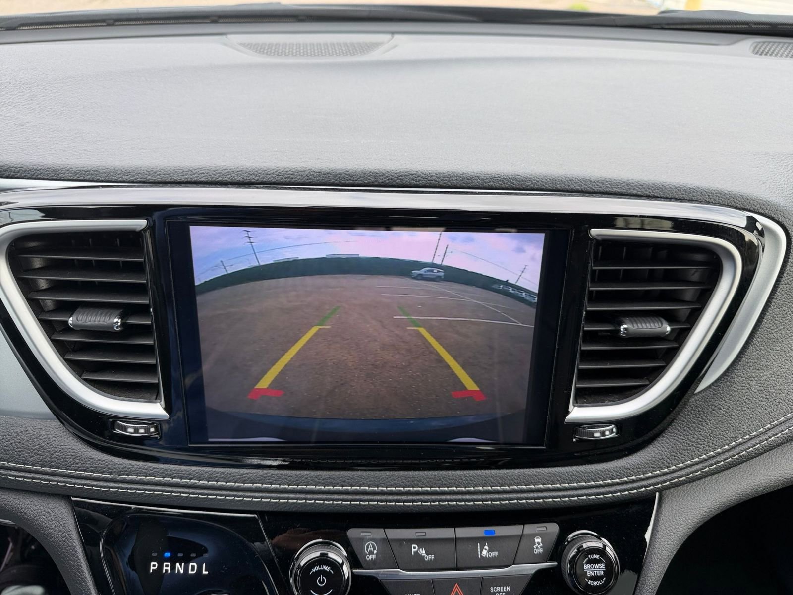 Thumbnail: 2025 Chrysler Pacifica - 27