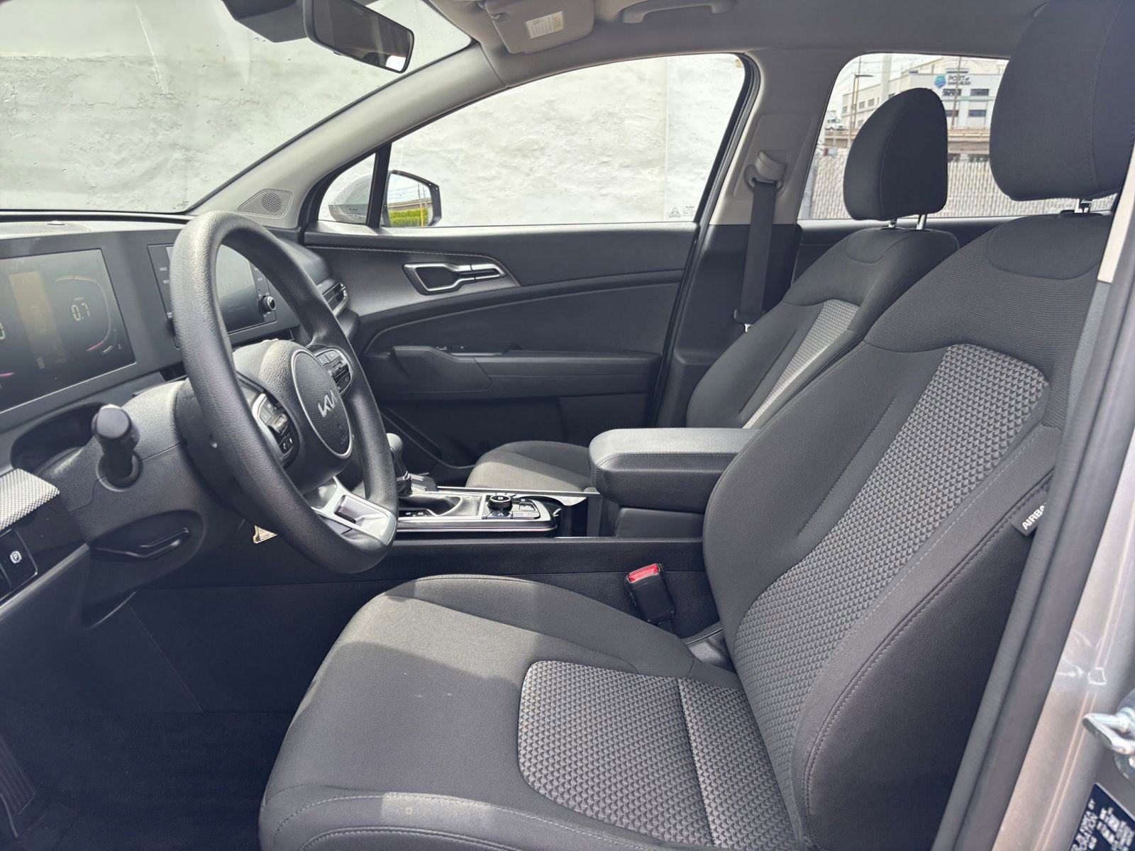 Thumbnail: 2025 Kia Sportage - 25