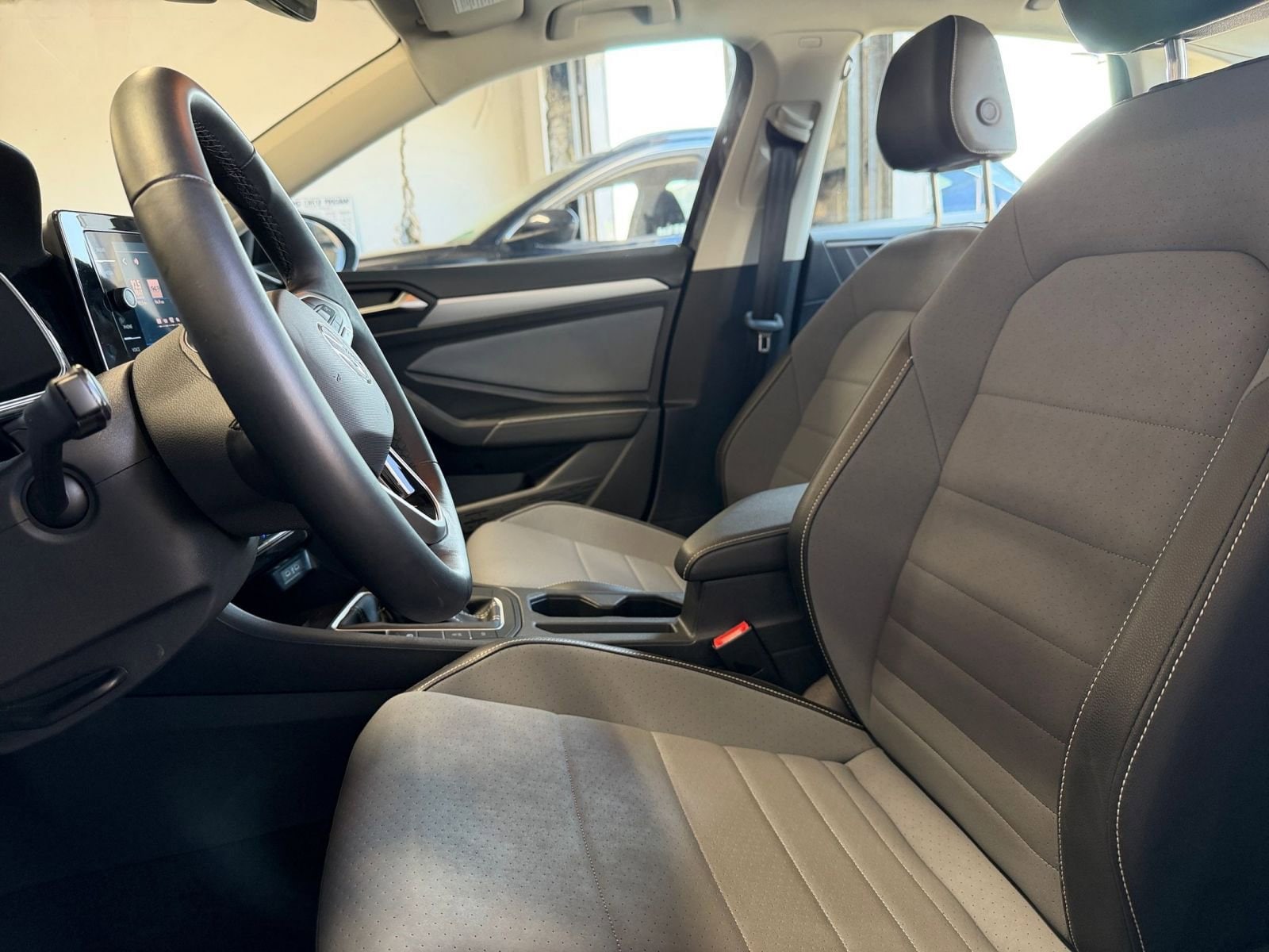 Thumbnail: 2025 Volkswagen Jetta - 25