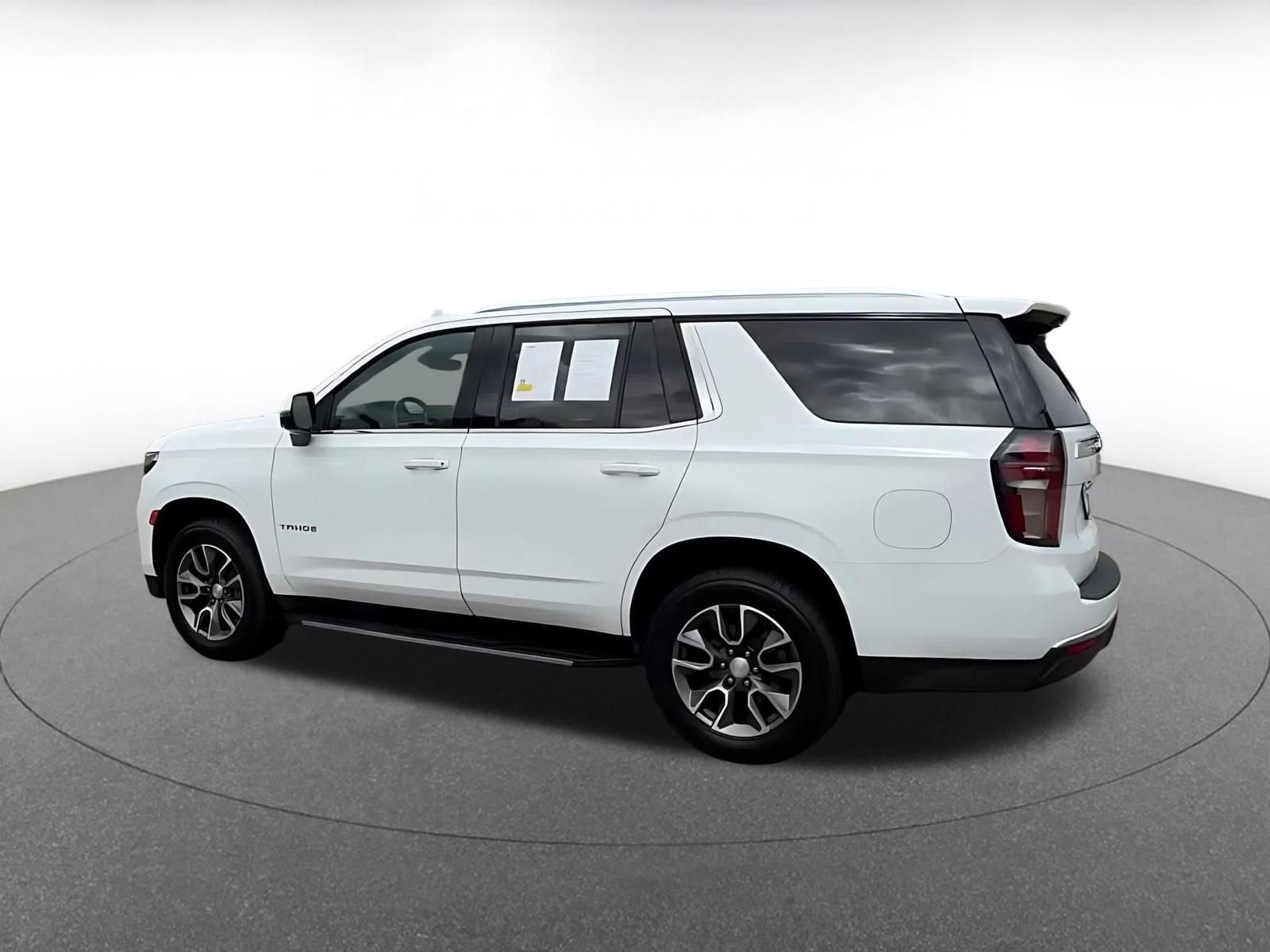 Thumbnail: 2023 Chevrolet Tahoe - 10