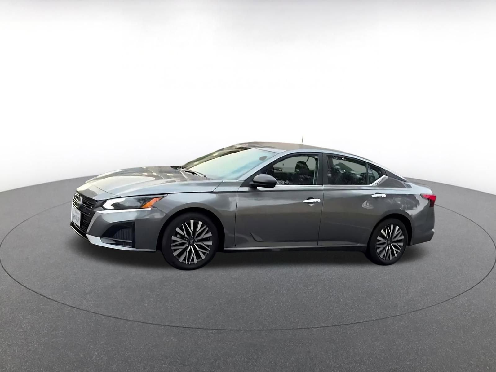 Thumbnail: 2025 Nissan Altima - 8