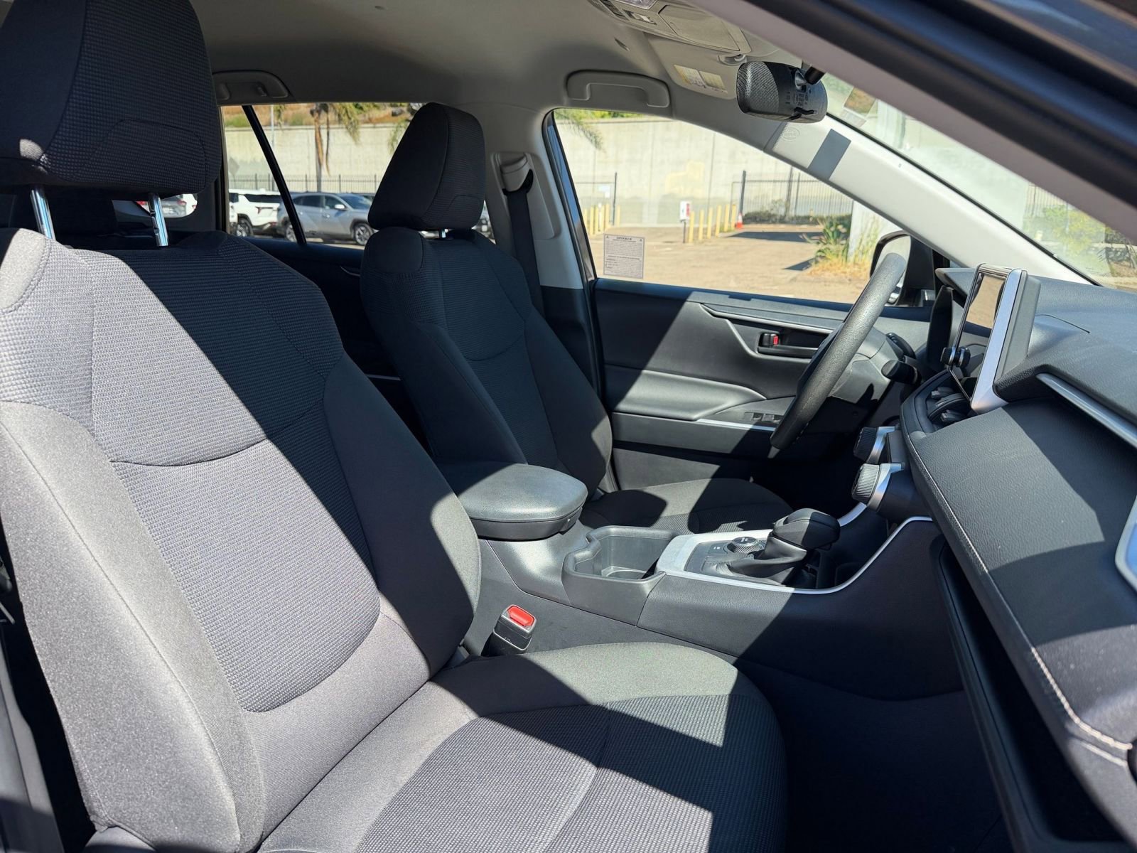 Thumbnail: 2025 Toyota RAV4 - 35