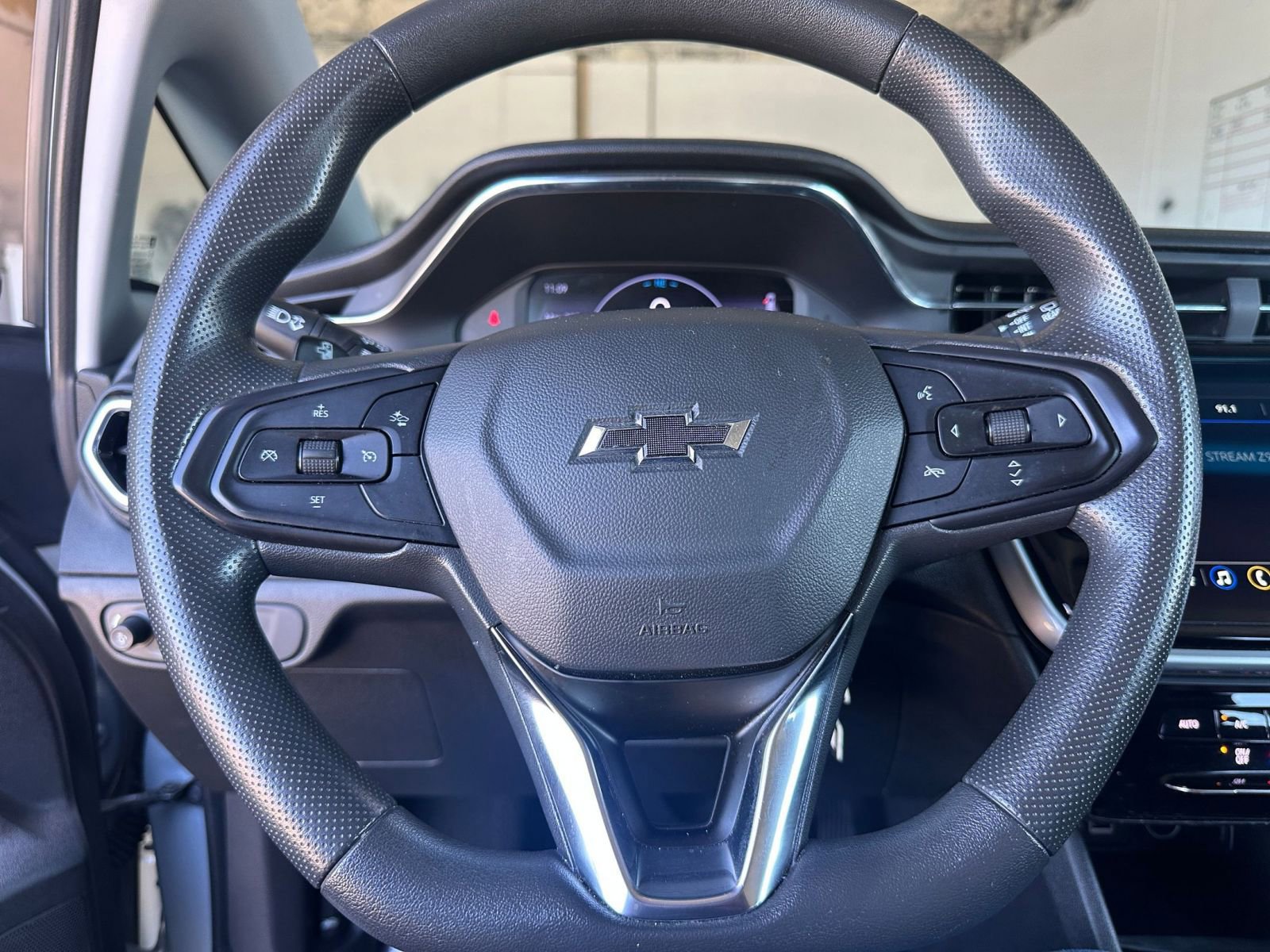 Thumbnail: 2023 Chevrolet Bolt EV - 30