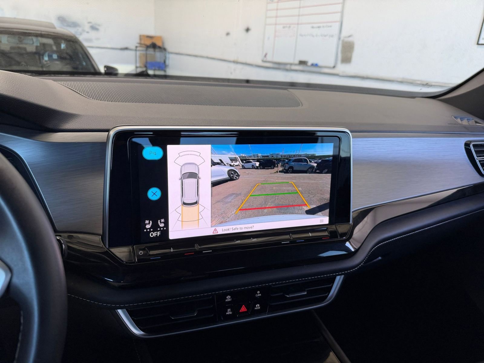 Thumbnail: 2025 Volkswagen Atlas - 17