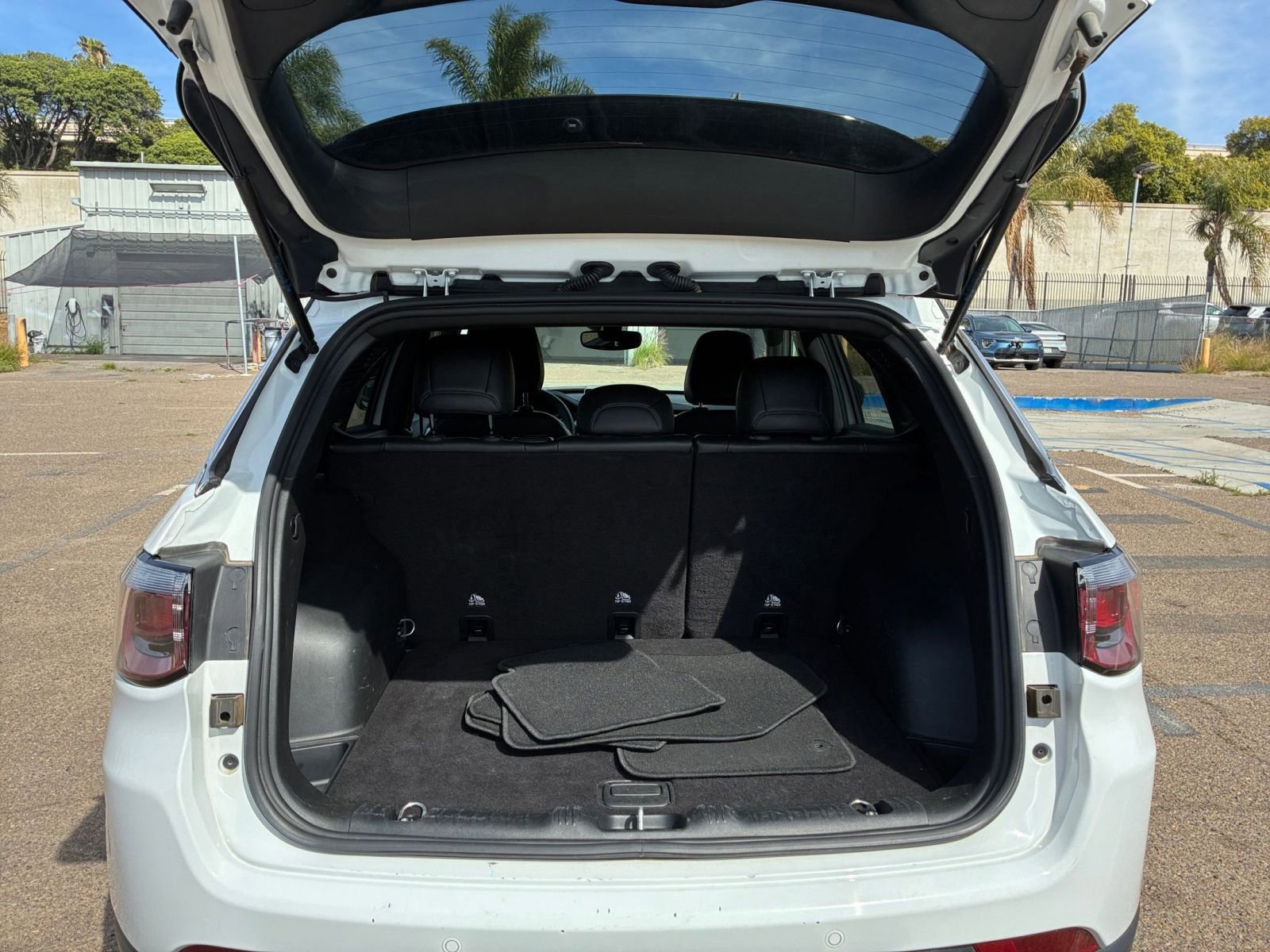 Thumbnail: 2025 Jeep Compass - 32