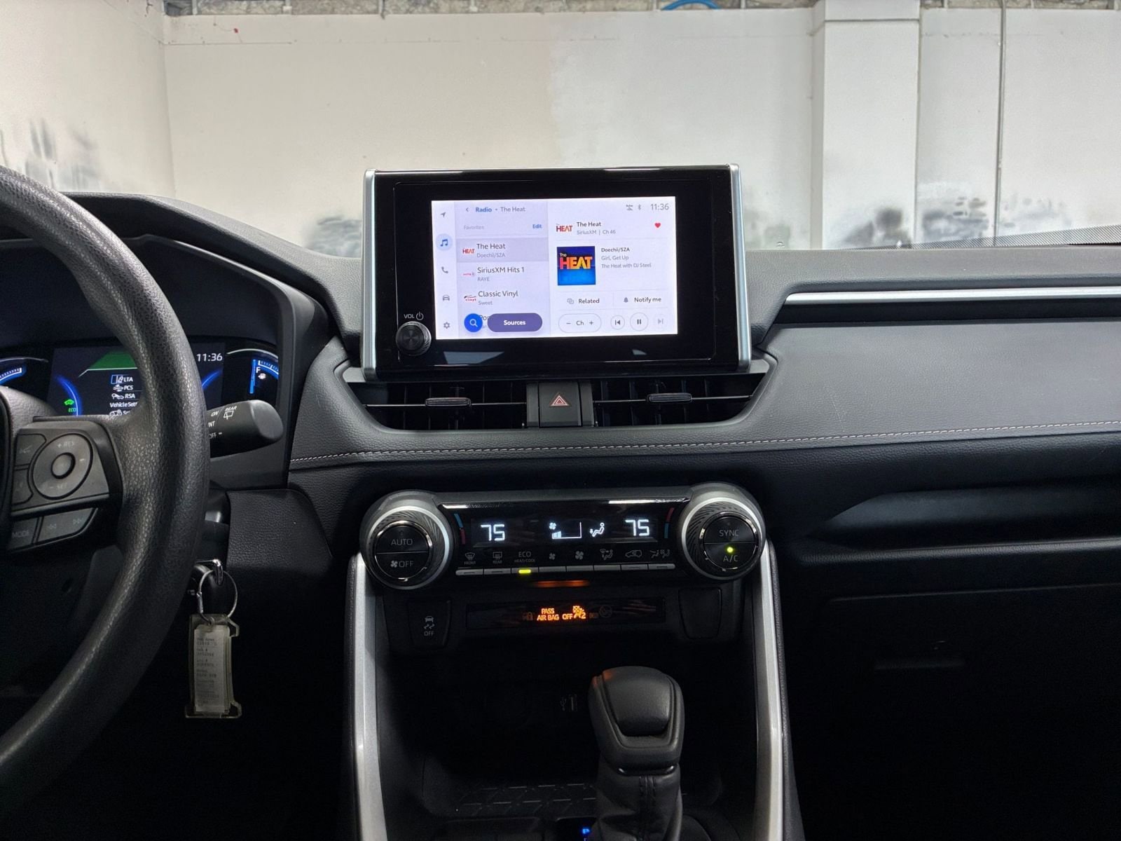 Thumbnail: 2025 Toyota RAV4 - 17