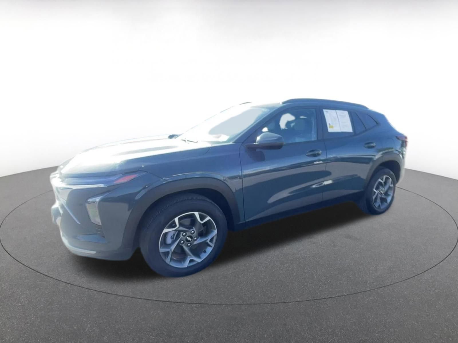 Thumbnail: 2025 Chevrolet Trax - 8